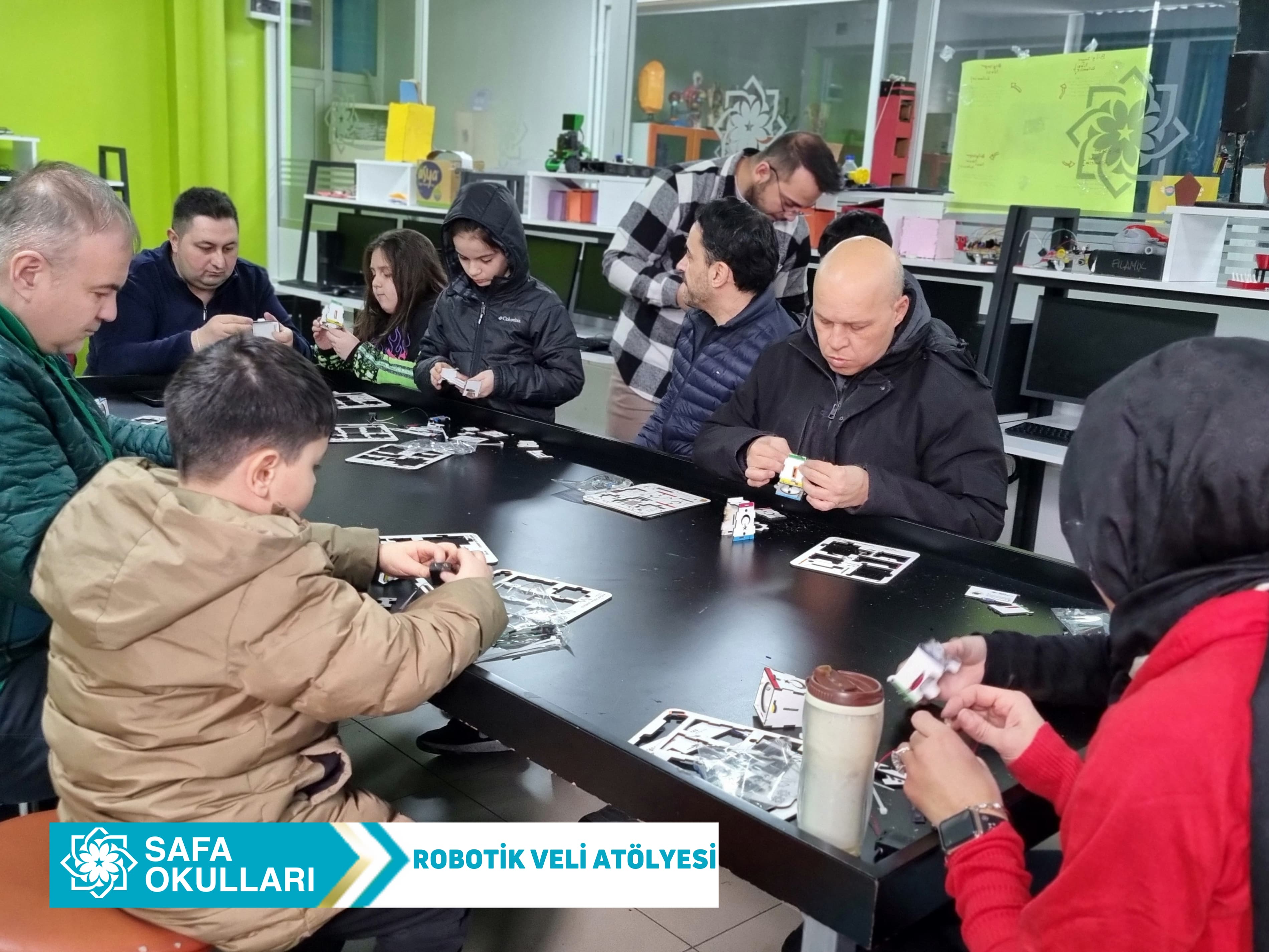 VELİLERİMİZ İLE ROBOTİK VE KODLAMA ATÖLYESİ