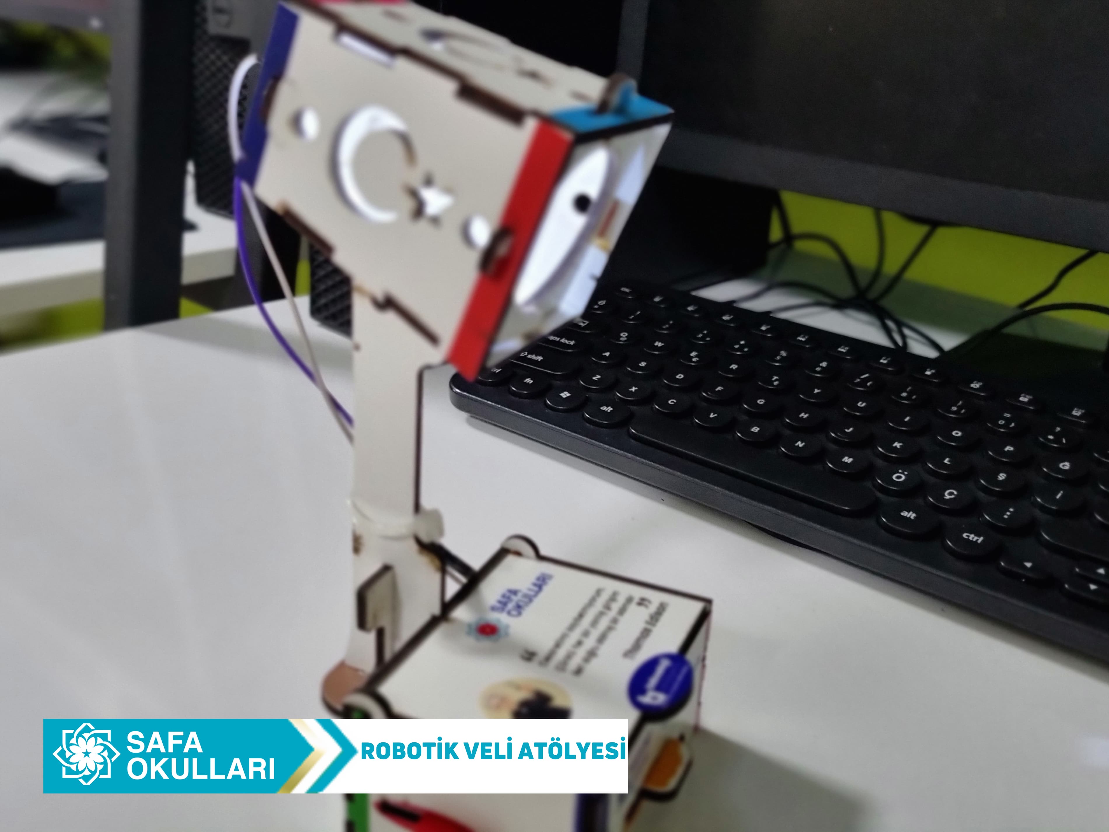 VELİLERİMİZ İLE ROBOTİK VE KODLAMA ATÖLYESİ
