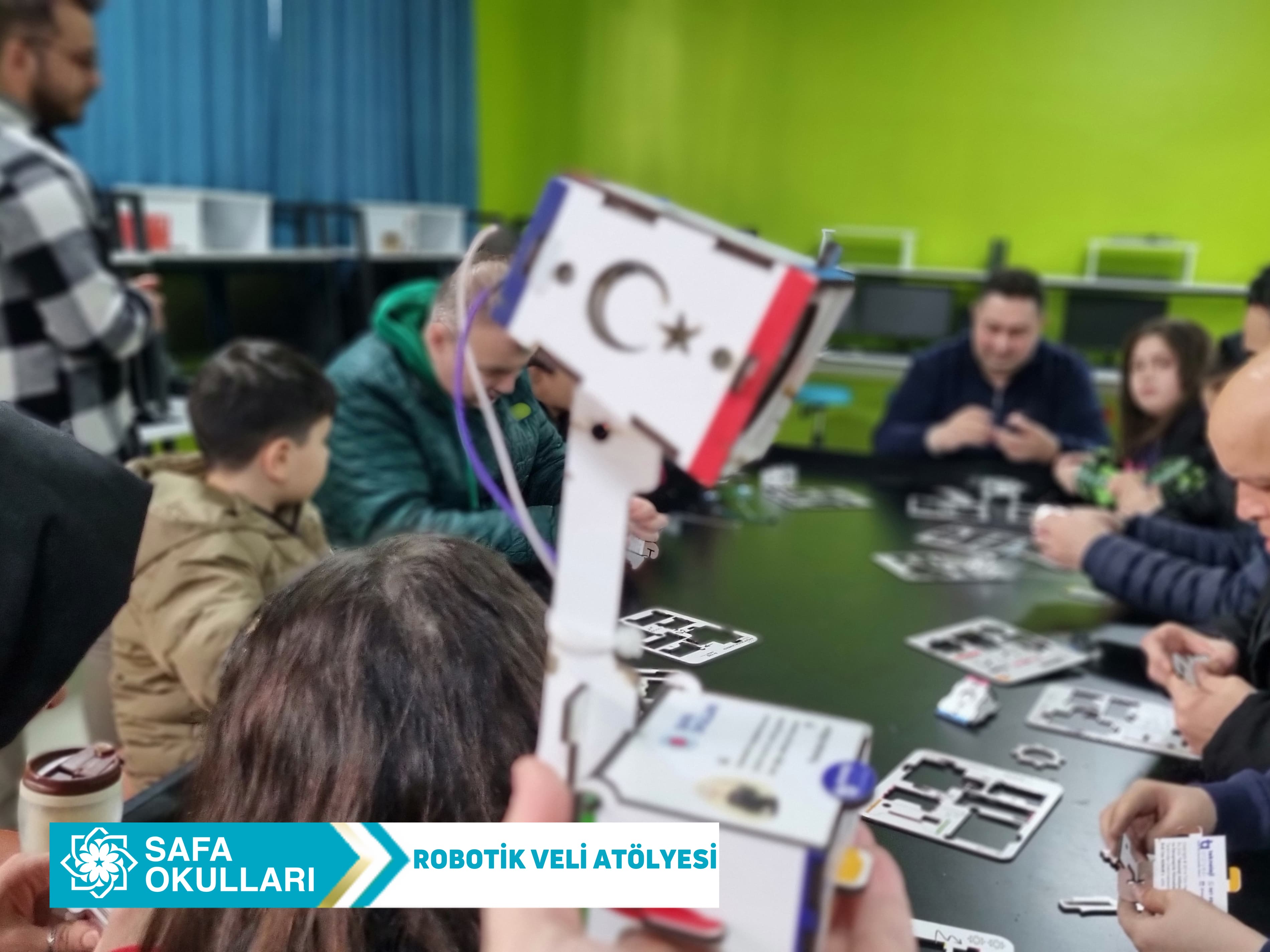 VELİLERİMİZ İLE ROBOTİK VE KODLAMA ATÖLYESİ