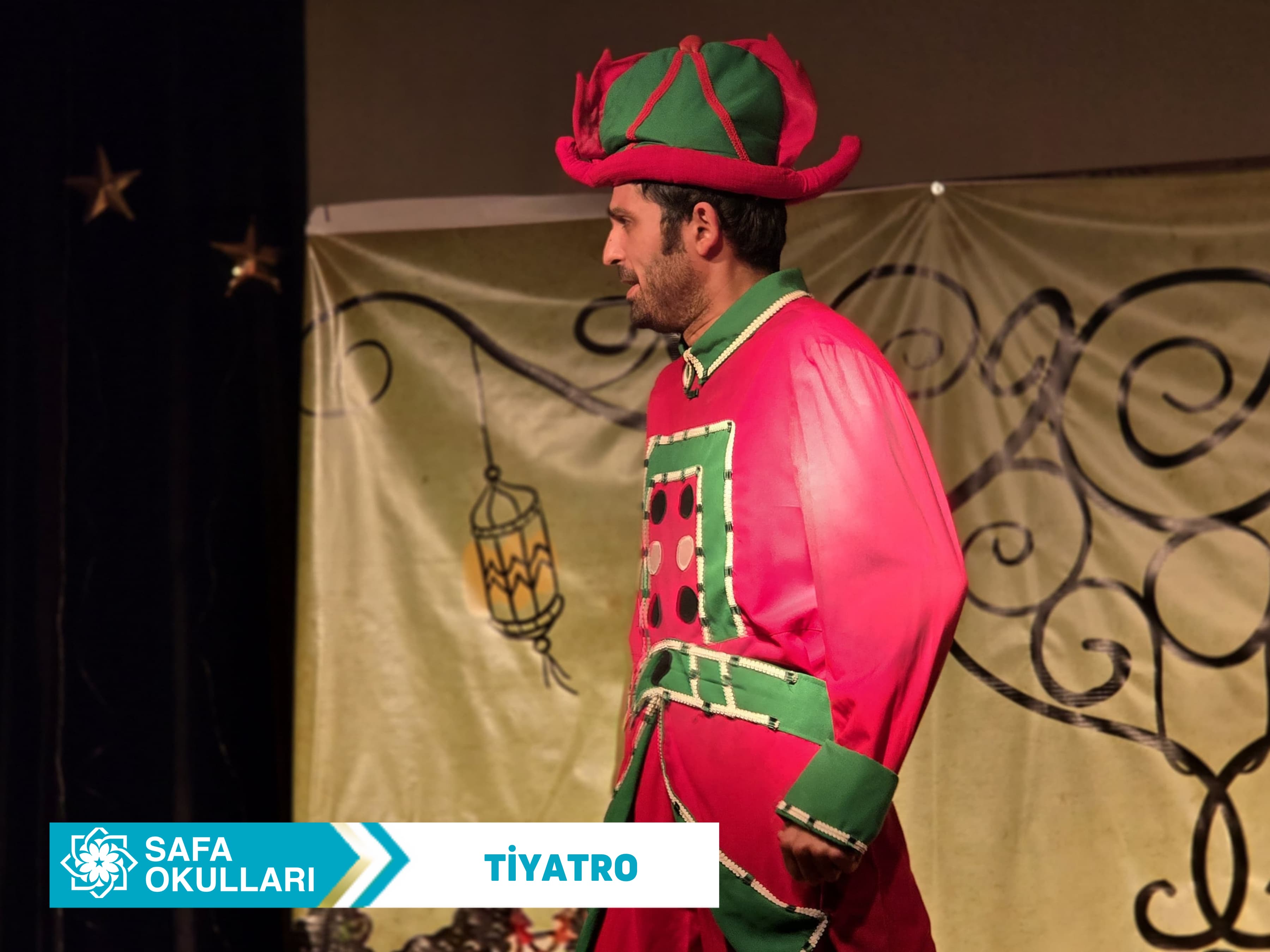 KARAGÖZ VE HACİVAT İLE NEŞELİ ANLAR