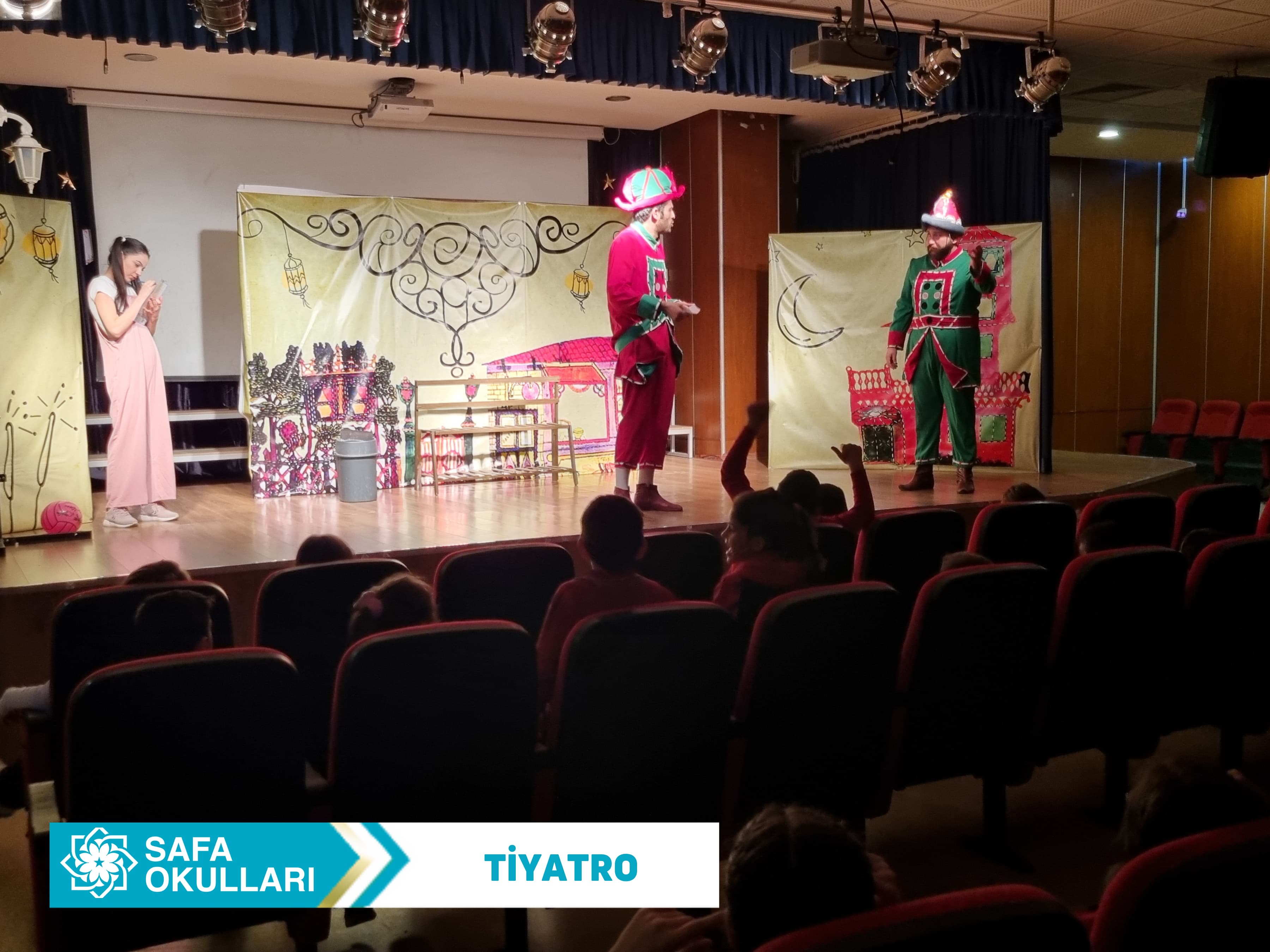 KARAGÖZ VE HACİVAT İLE NEŞELİ ANLAR