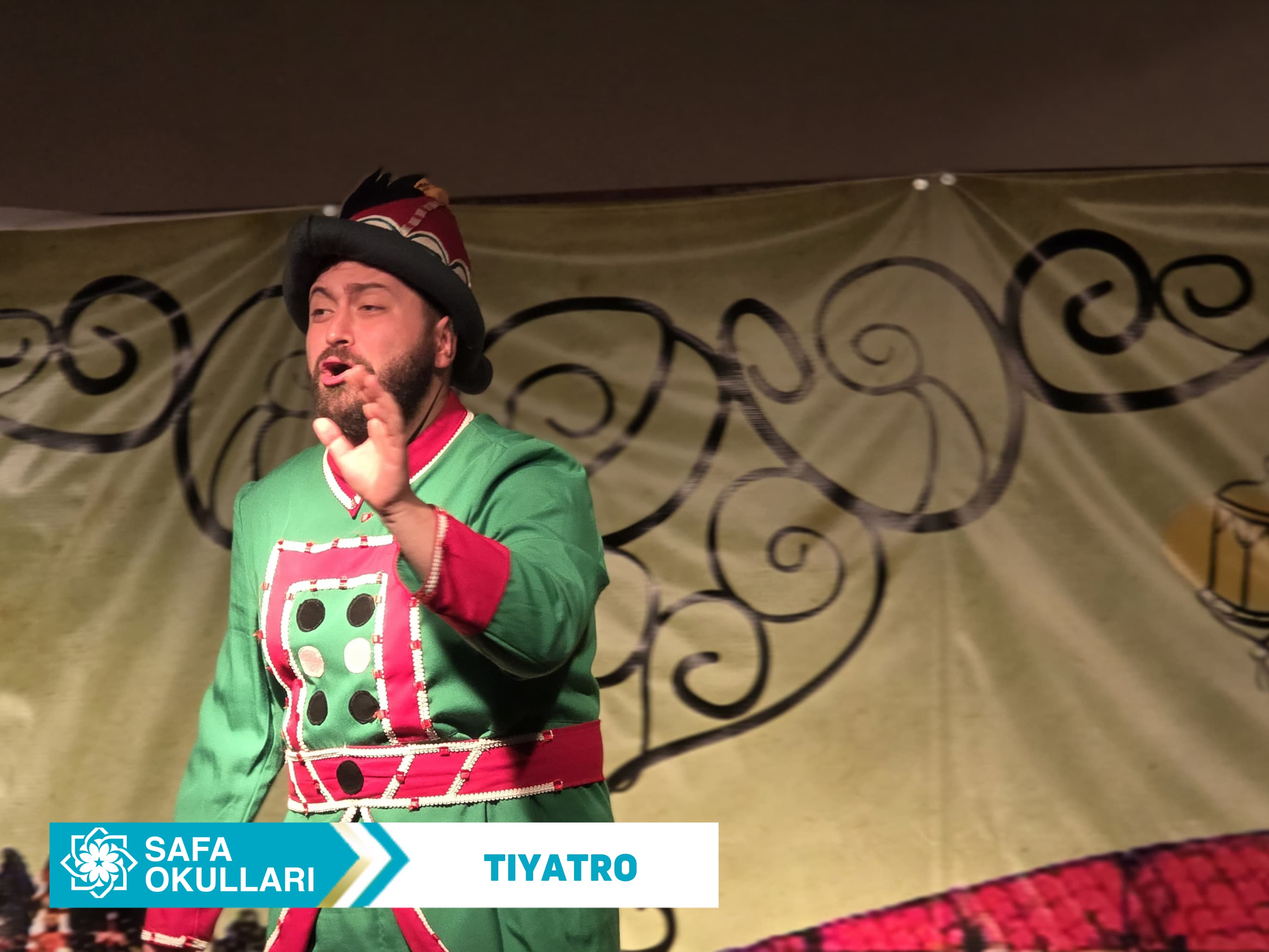 KARAGÖZ VE HACİVAT İLE NEŞELİ ANLAR