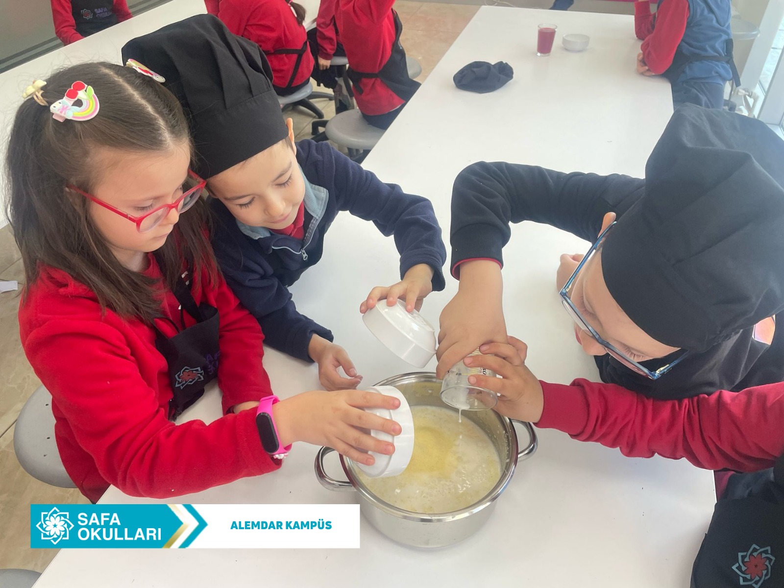 MİNİK ŞEFLERİMİZ İLE MUTFAK ATÖLYESİ