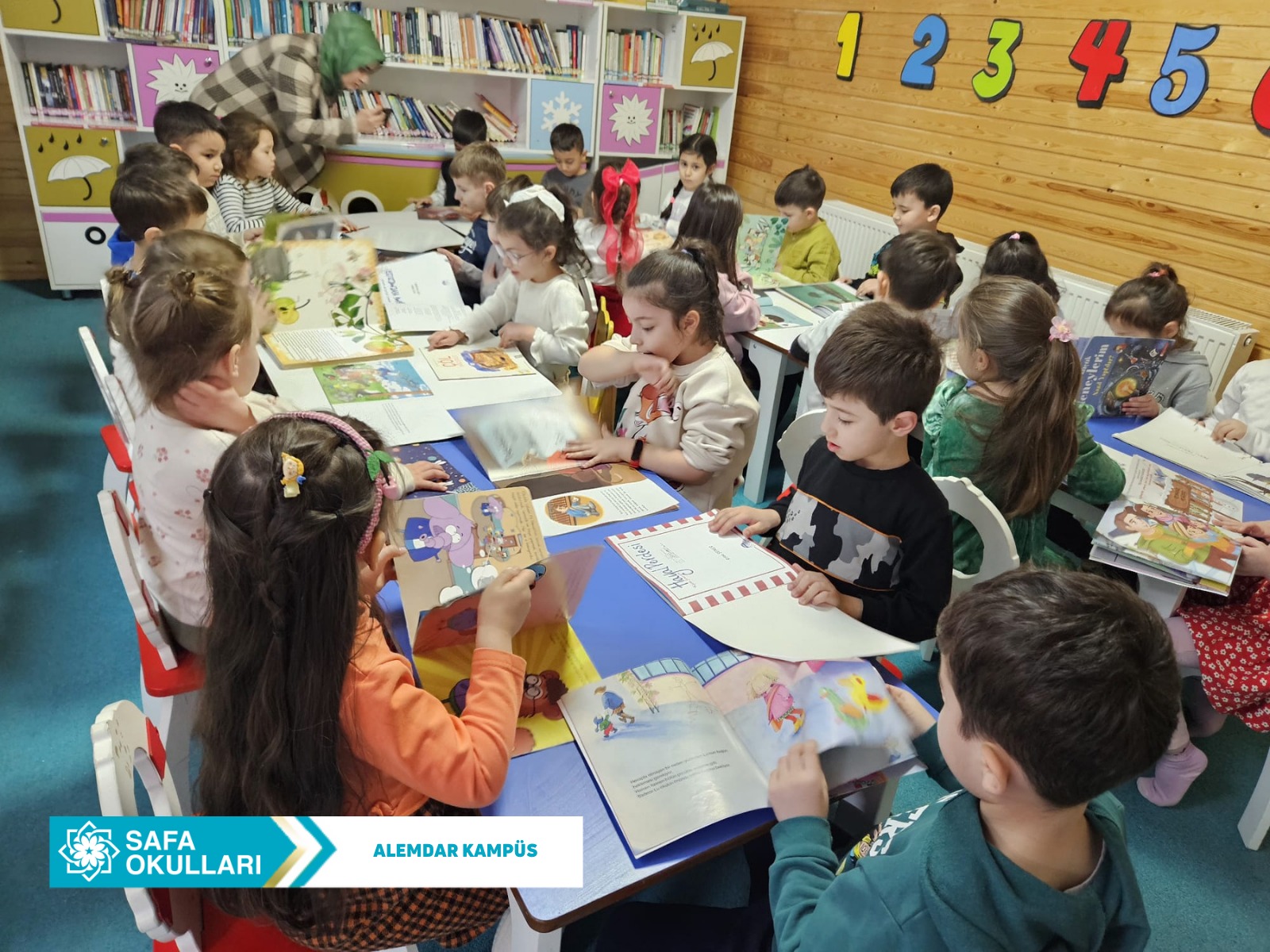 KÜTÜPHANE GEZİMİZ