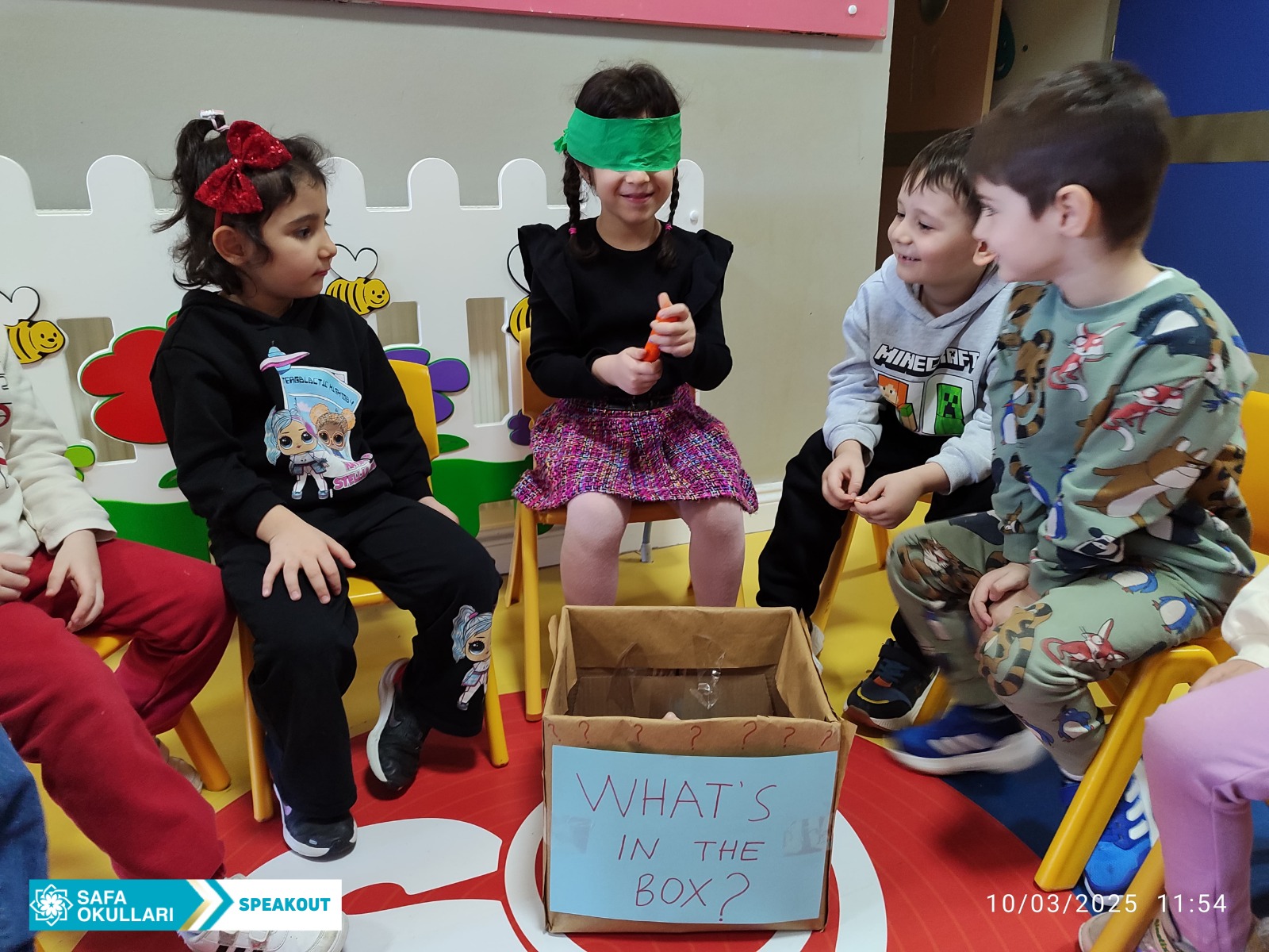 'WHAT'S İN THE BOX?' OYUNU