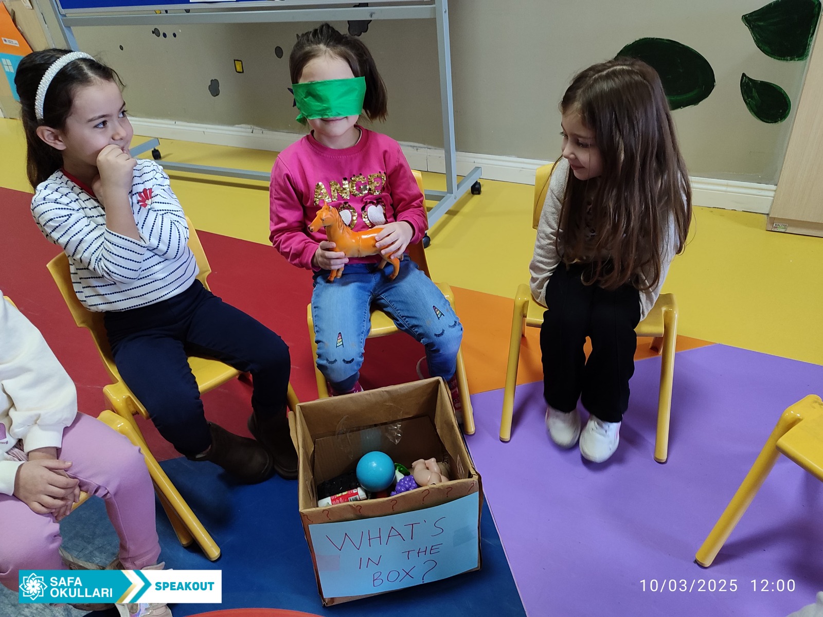 'WHAT'S İN THE BOX?' OYUNU