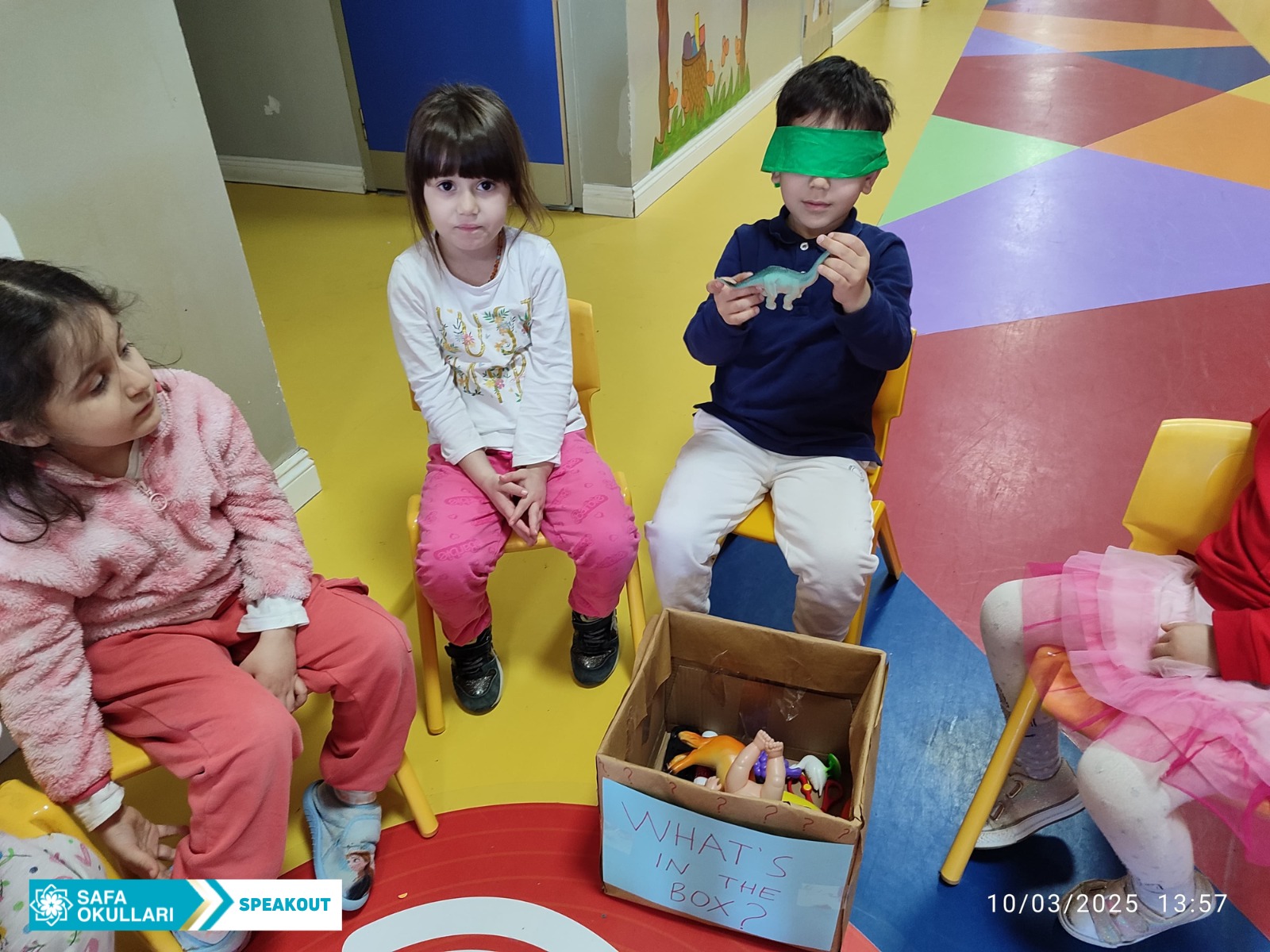 'WHAT'S İN THE BOX?' OYUNU