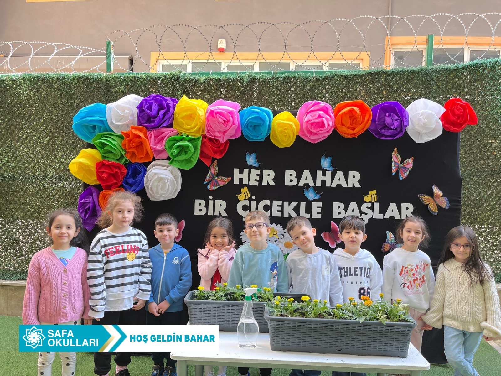 HER BAHAR BİR ÇİÇEKLE BAŞLAR