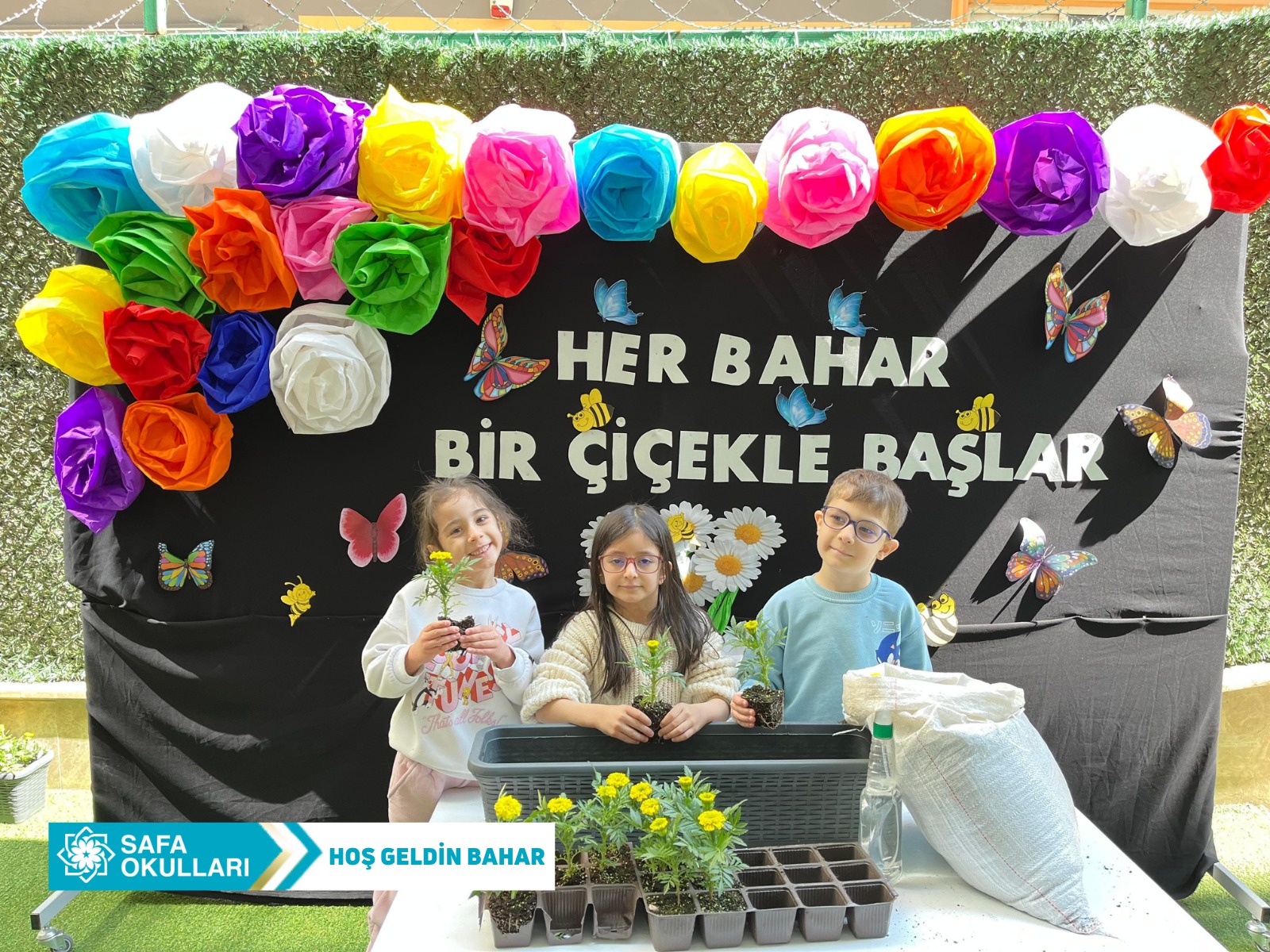 HER BAHAR BİR ÇİÇEKLE BAŞLAR