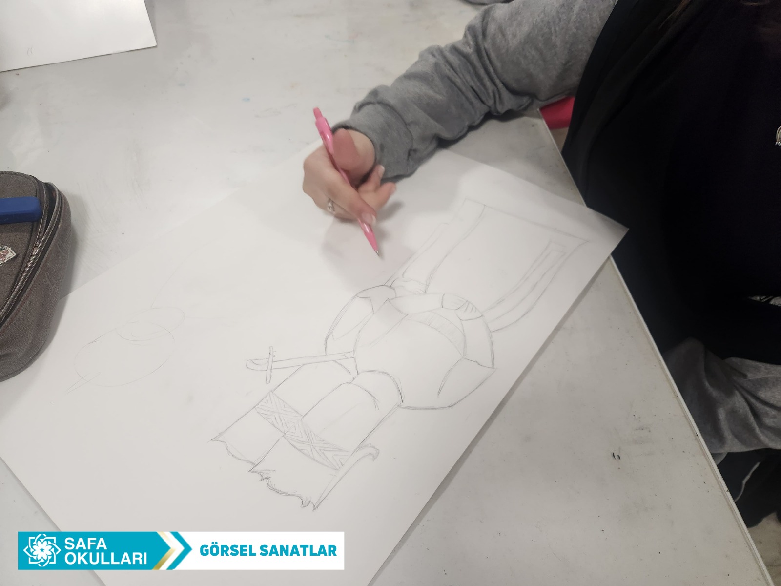 GÖRSEL SANATLAR ATÖLYESİ