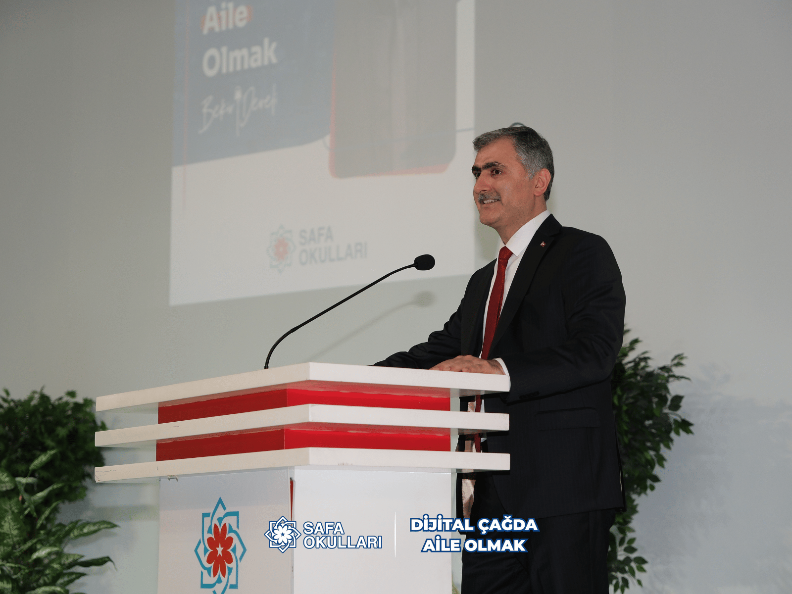 DİJİTAL ÇAĞDA AİLE OLMAK