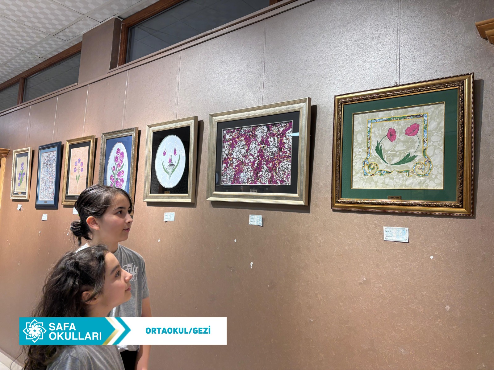 5. SINIF ÖĞRENCİLERİMİZLE EBRU SERGİSİNDE