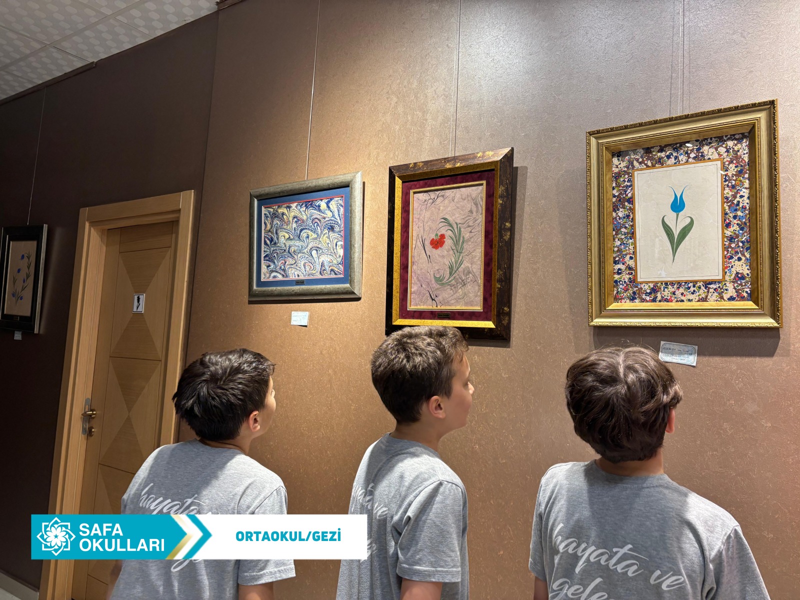 5. SINIF ÖĞRENCİLERİMİZLE EBRU SERGİSİNDE