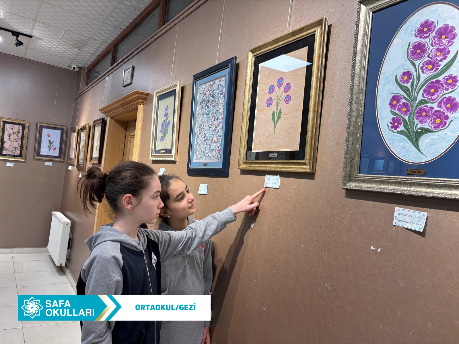 5. SINIF ÖĞRENCİLERİMİZLE EBRU SERGİSİNDE