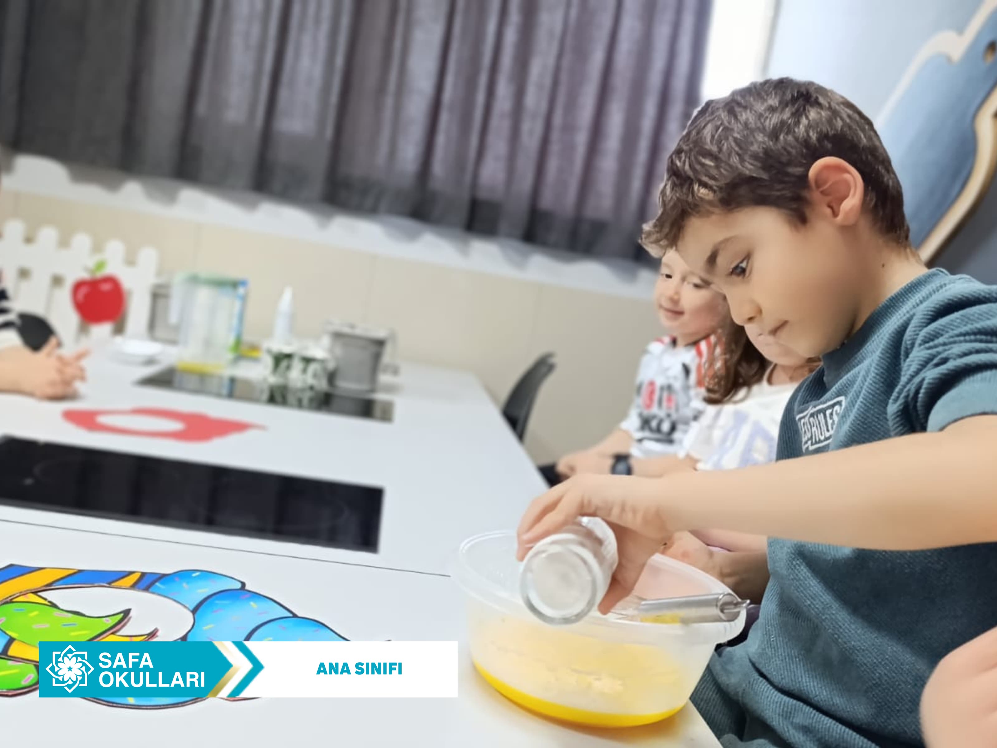 MİNİK ELLER İŞ BAŞINDA