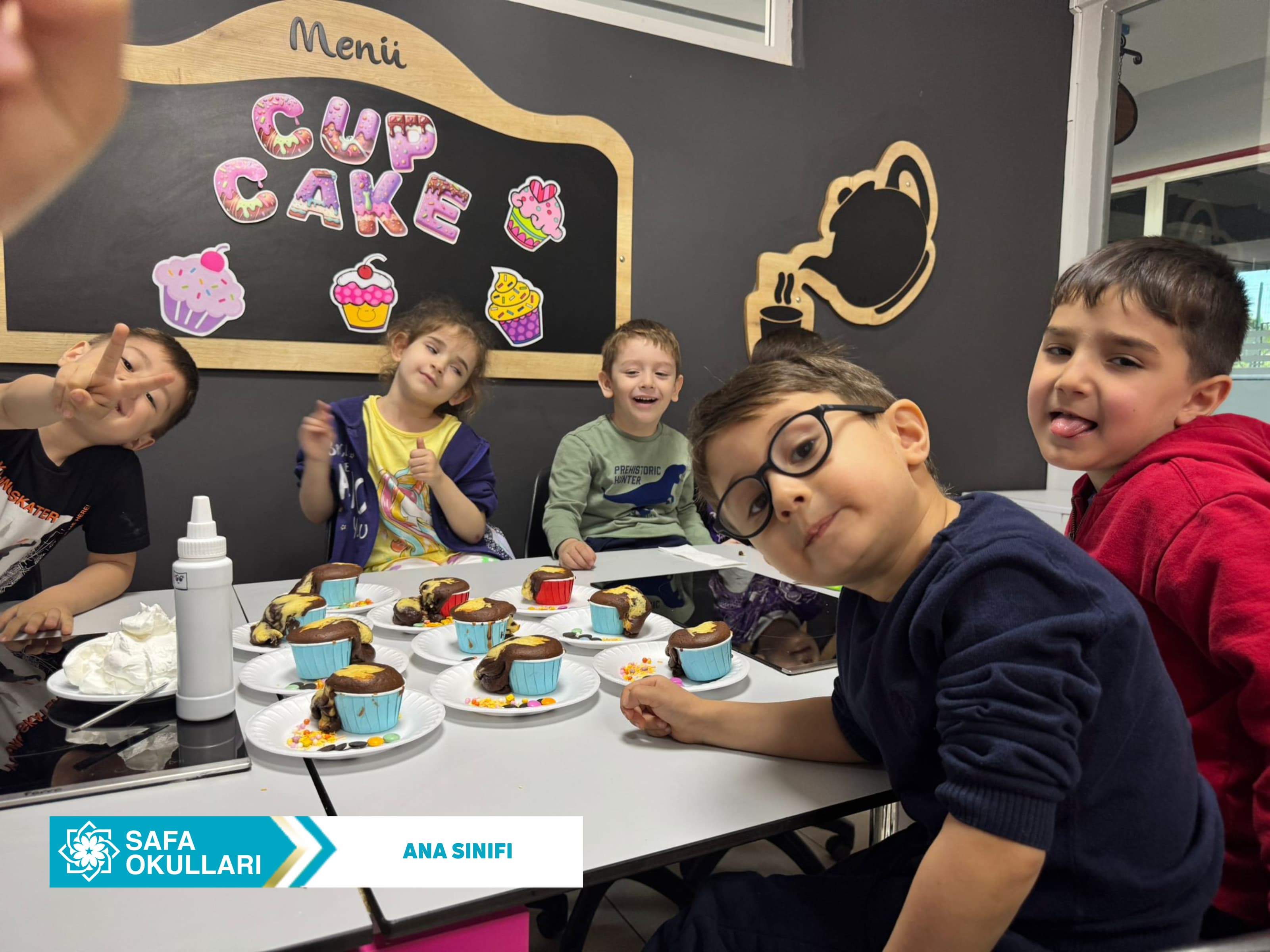 MİNİK ELLER İŞ BAŞINDA