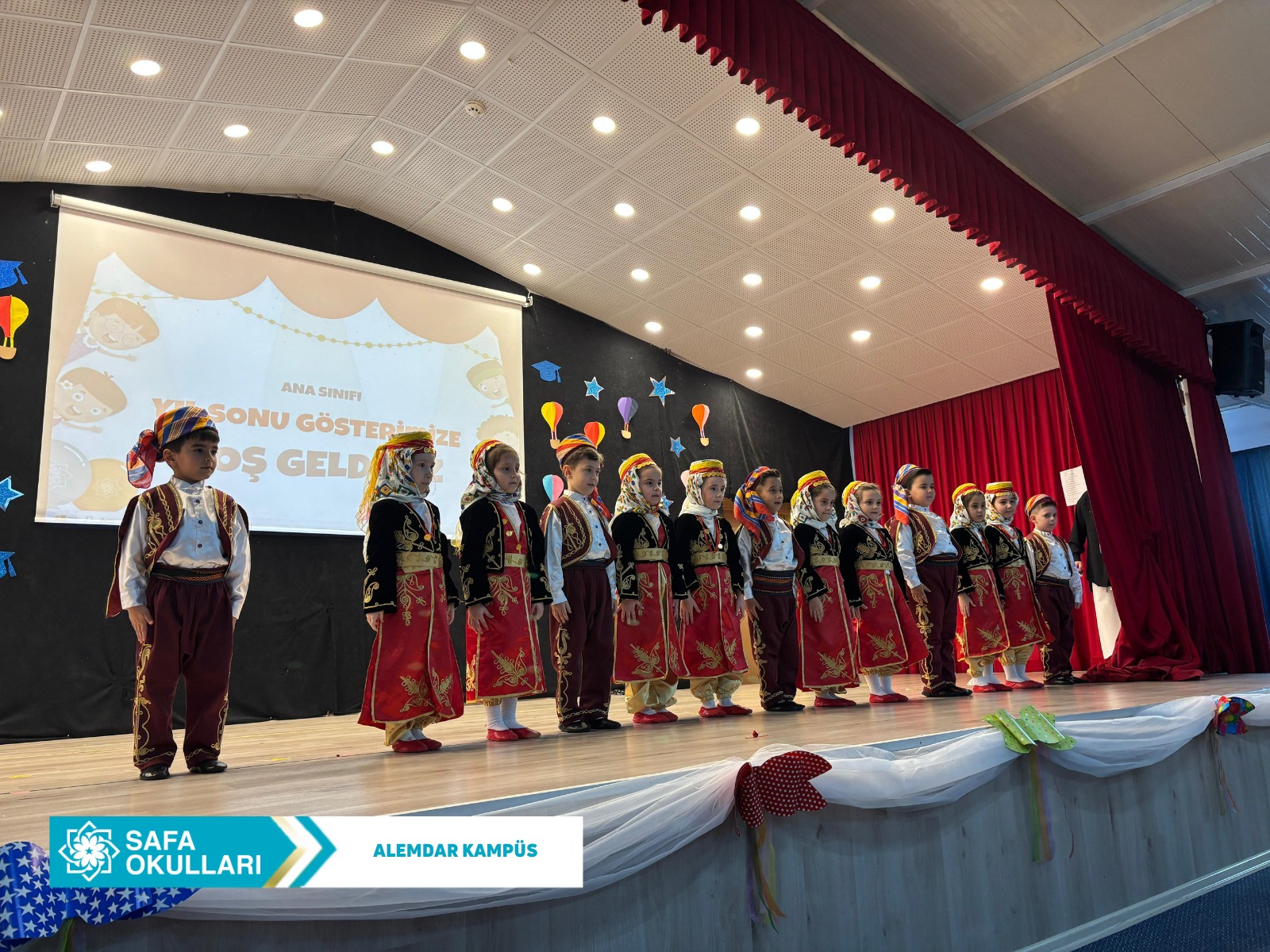 SAFA'NIN MİNİKLERİNDEN YIL SONU GÖSTERİSİ