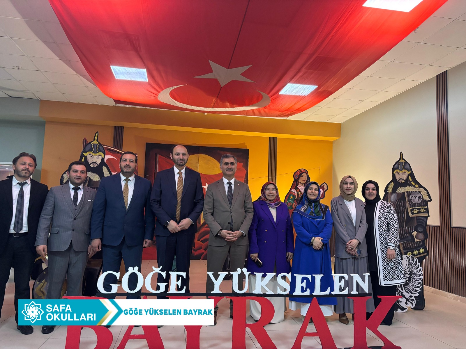 GÖĞE YÜKSELEN BAYRAK