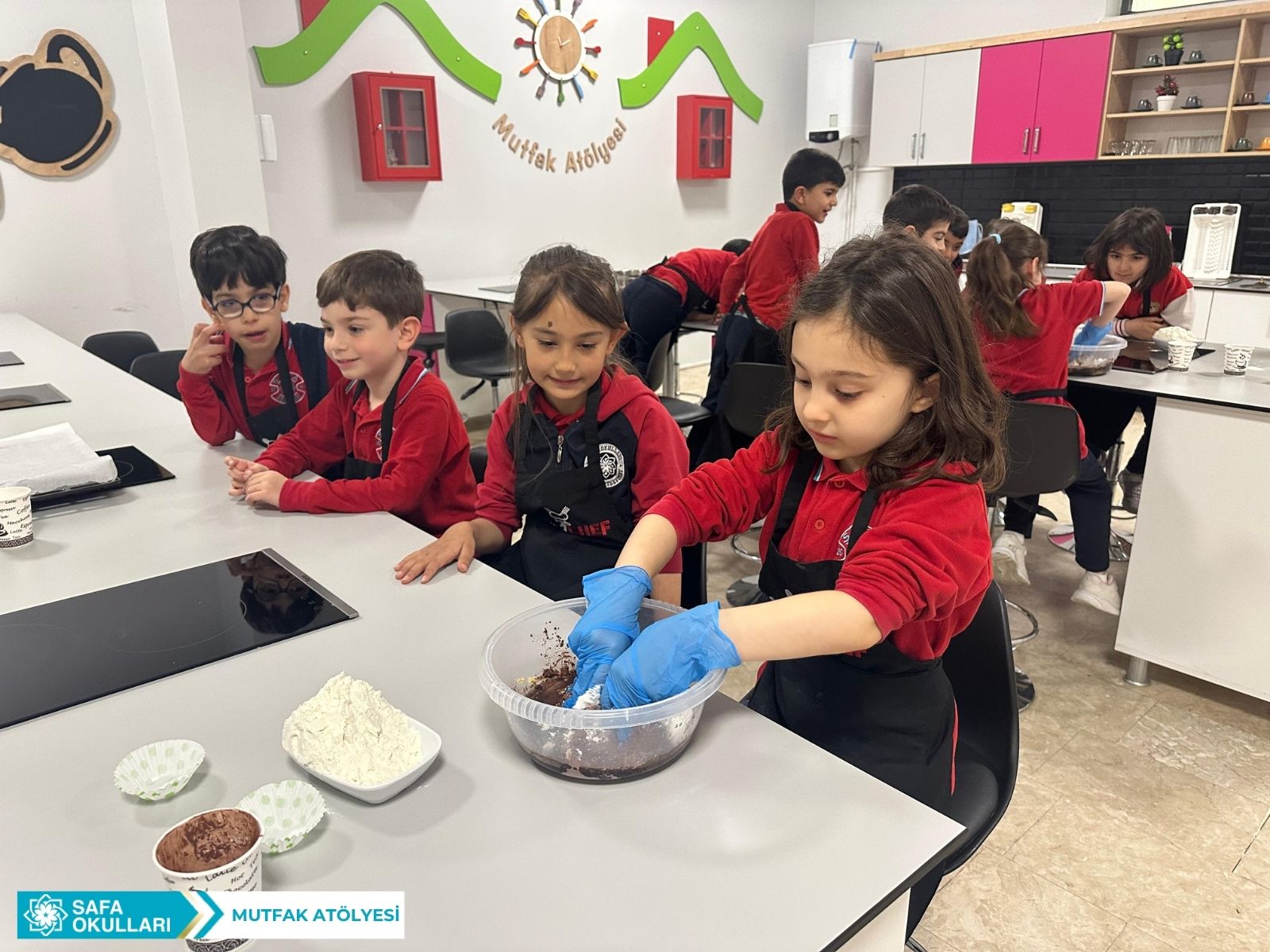 MUTFAKTA TATLI BİR GÜN