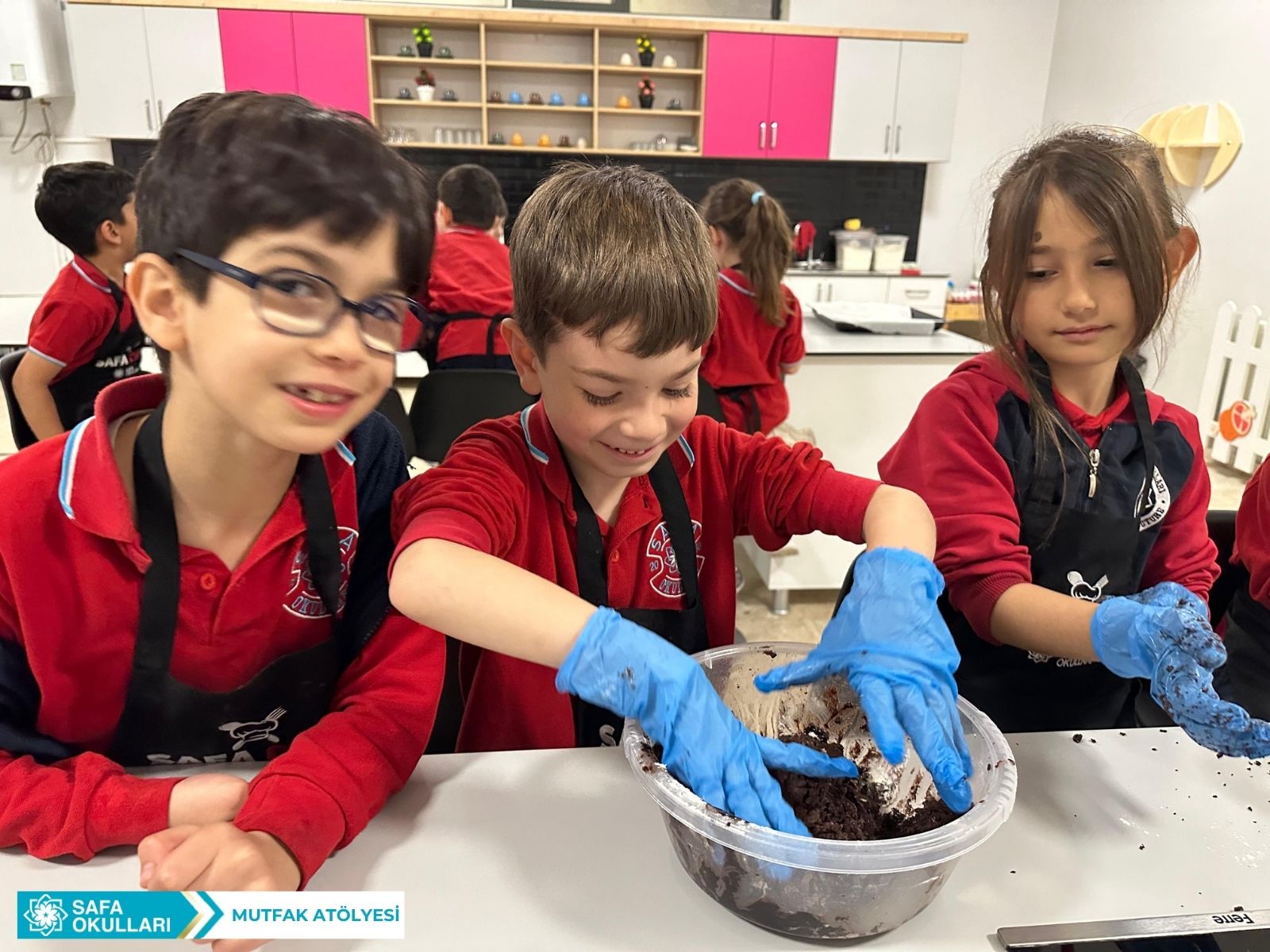 MUTFAKTA TATLI BİR GÜN