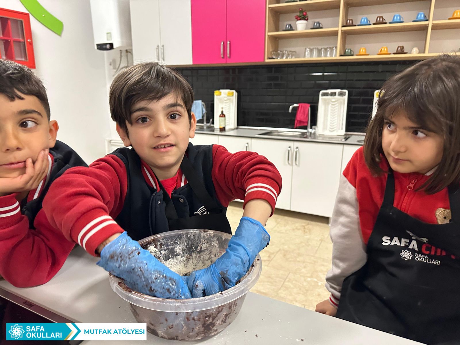 MUTFAKTA TATLI BİR GÜN