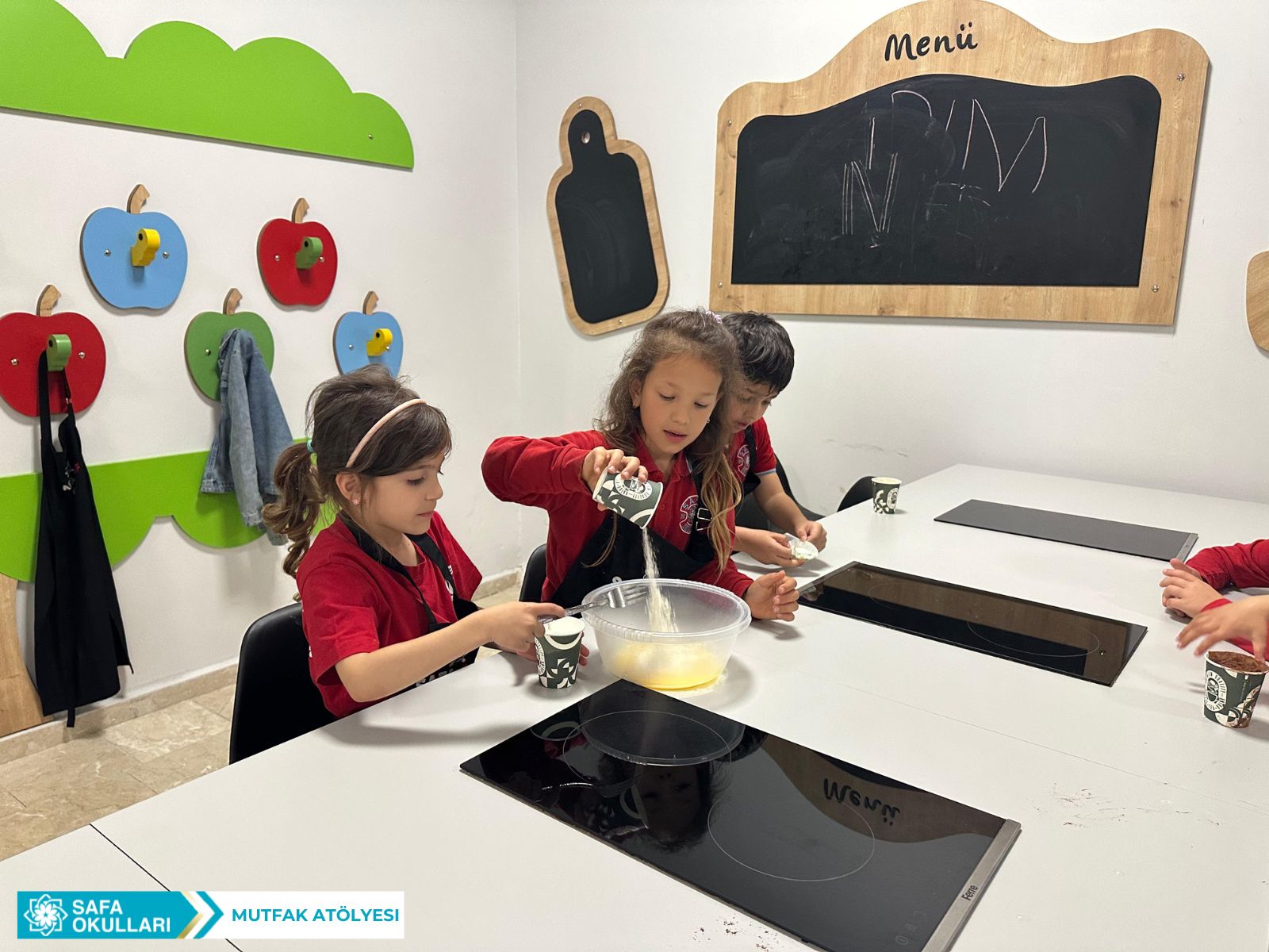 MUTFAKTA TATLI BİR GÜN