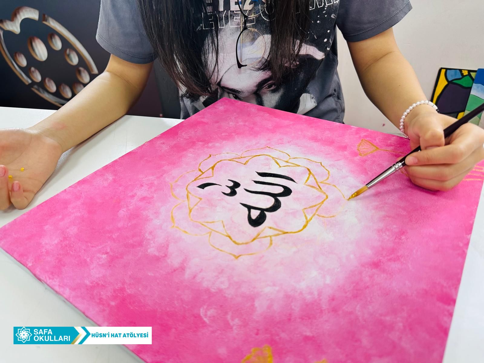 HÜSN'İ HAT ATÖLYESİ