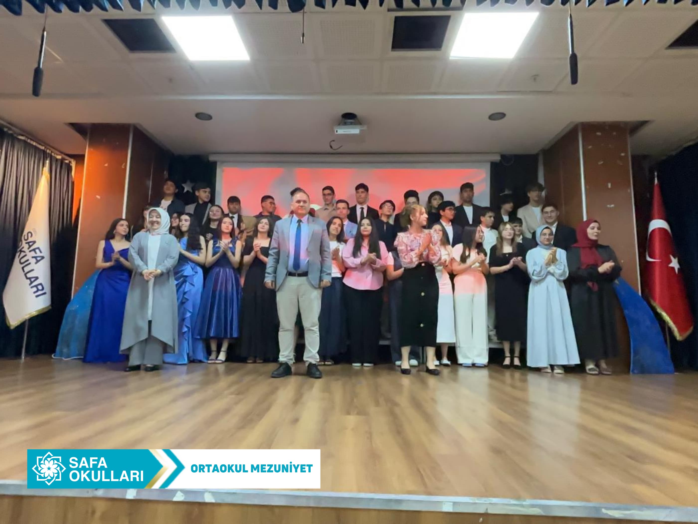 ÇUKURAMBAR SAFA ORTAOKULU’NDA MEZUNİYET GURURU