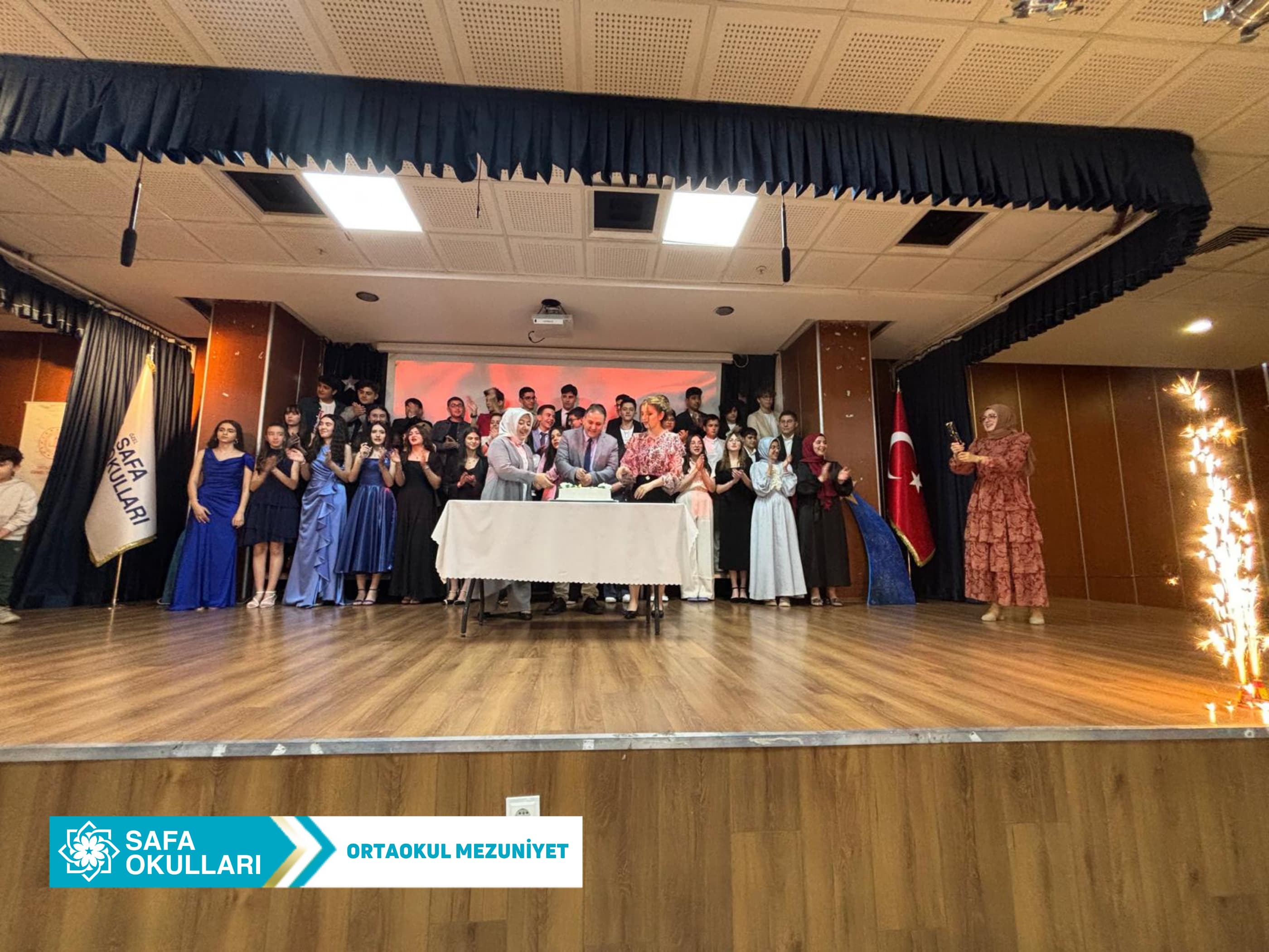 ÇUKURAMBAR SAFA ORTAOKULU’NDA MEZUNİYET GURURU