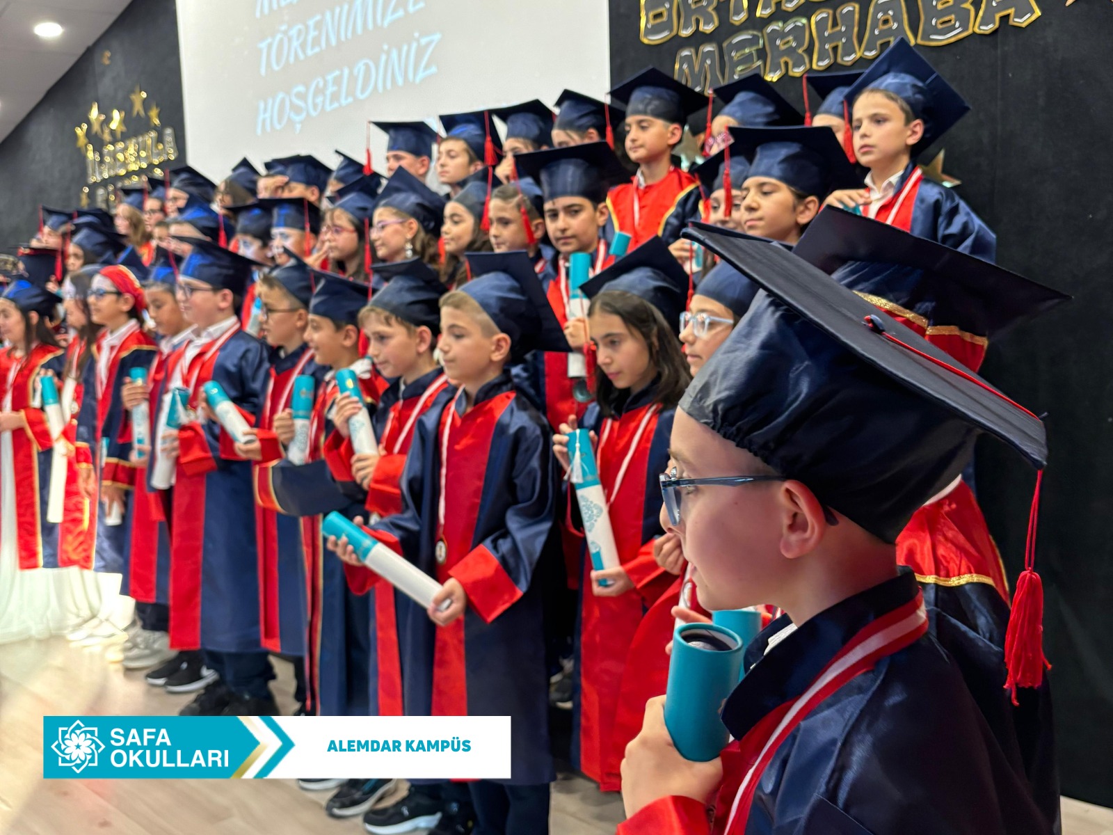 TEBRİKLER MİNİK MEZUNLAR