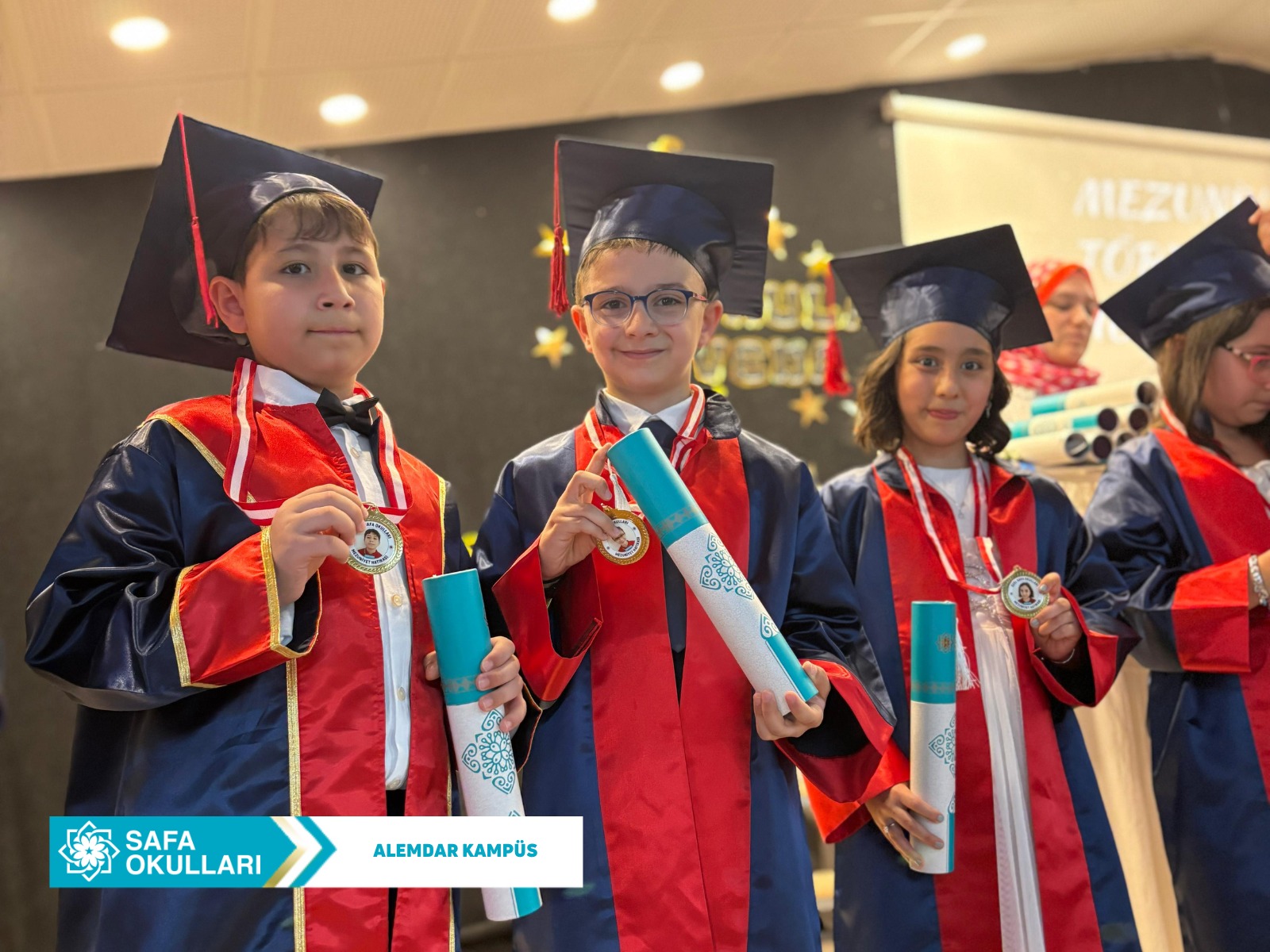 TEBRİKLER MİNİK MEZUNLAR