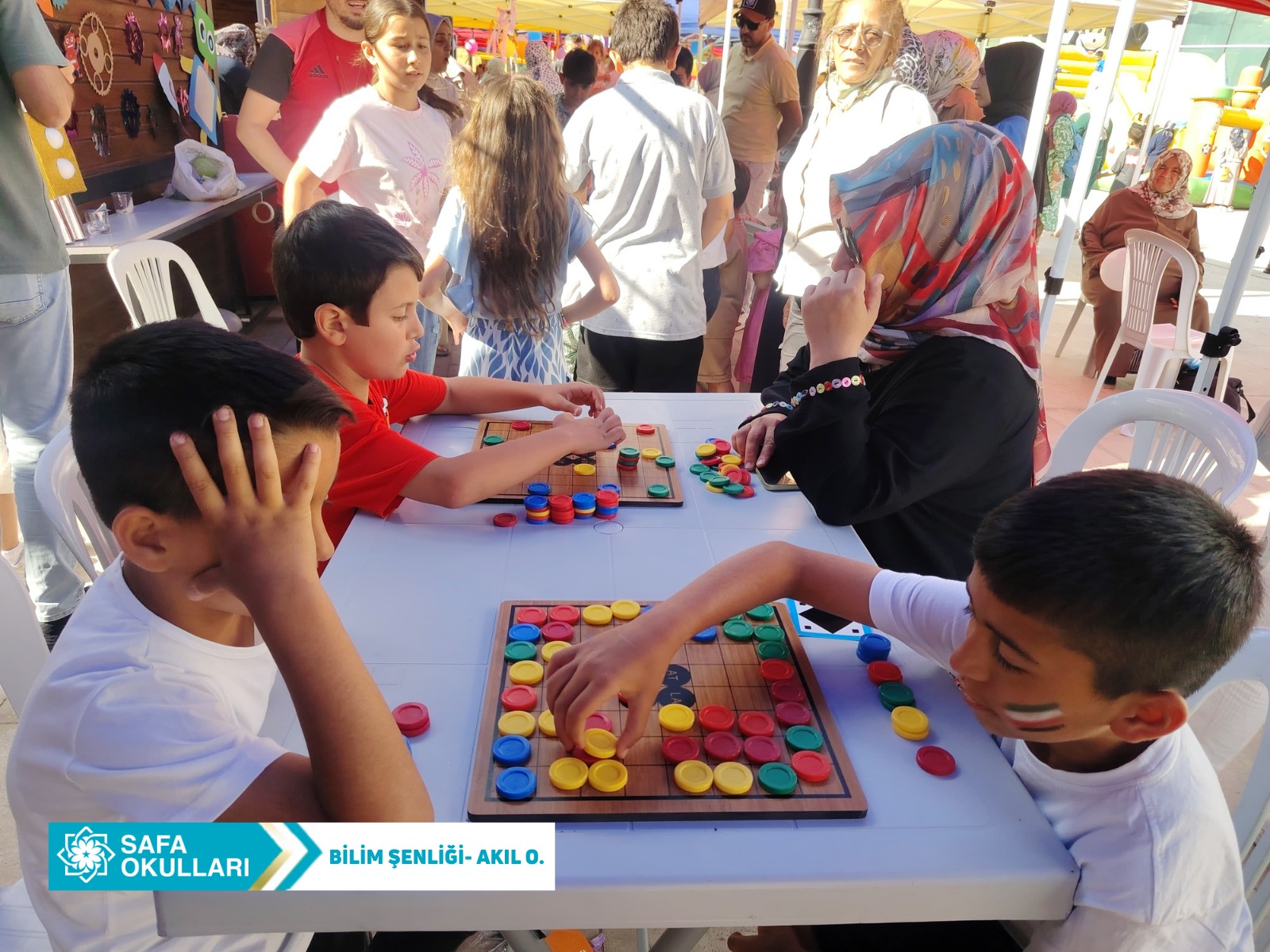 BİLİM ŞENLİĞİNDE AKIL OYUNLARI