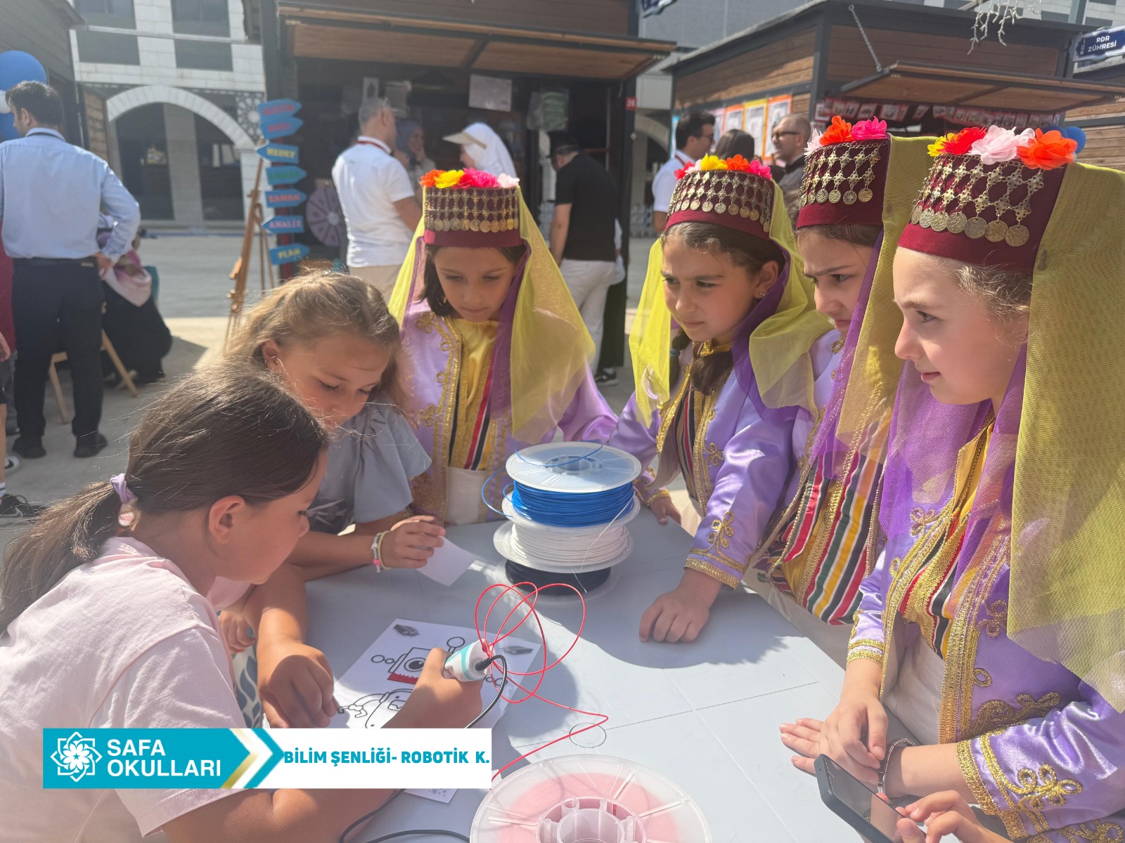 BİLİM ŞENLİĞİNDE ROBOTİK KODLAMA ATÖLYESİ