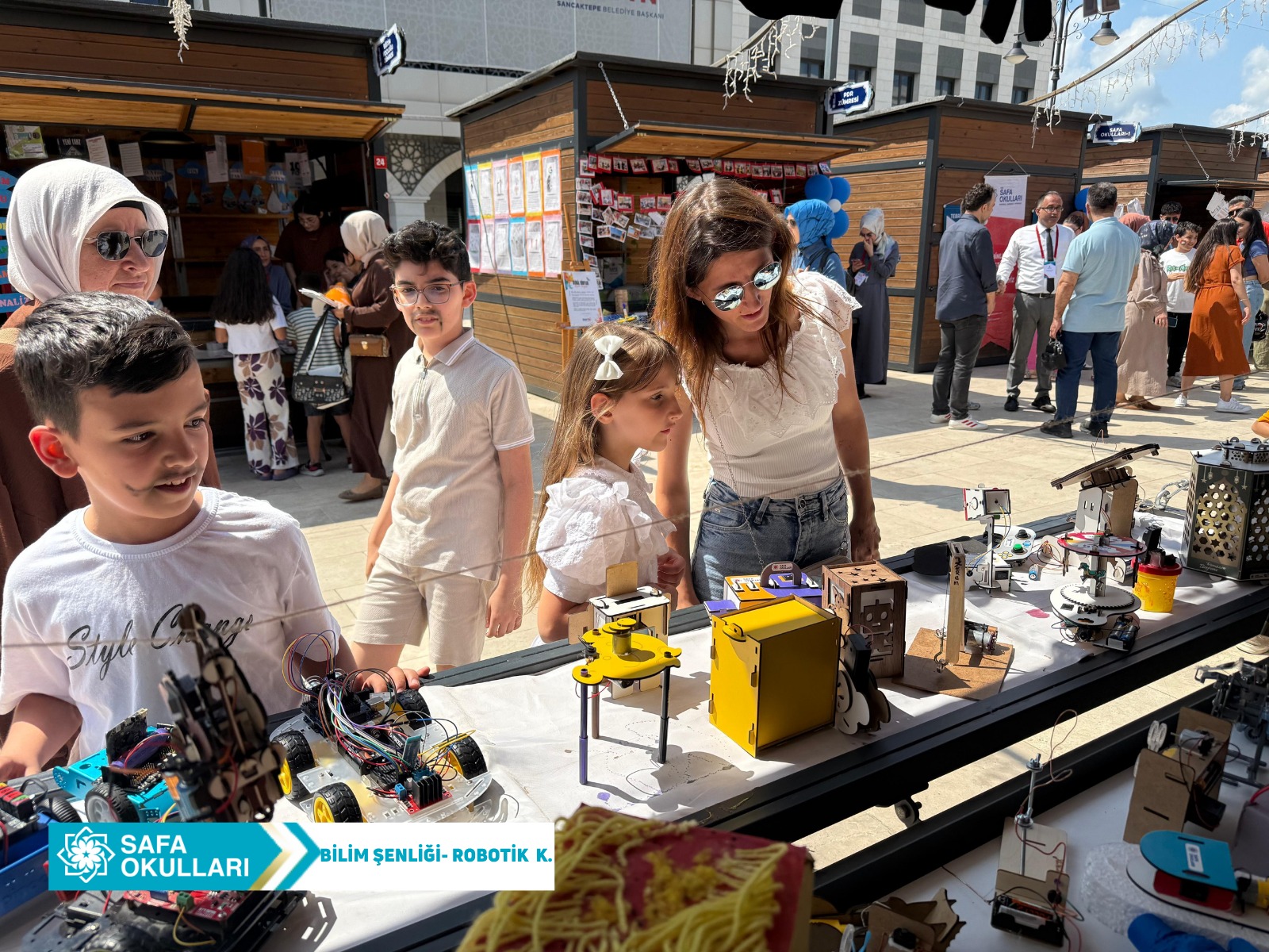 BİLİM ŞENLİĞİNDE ROBOTİK KODLAMA ATÖLYESİ