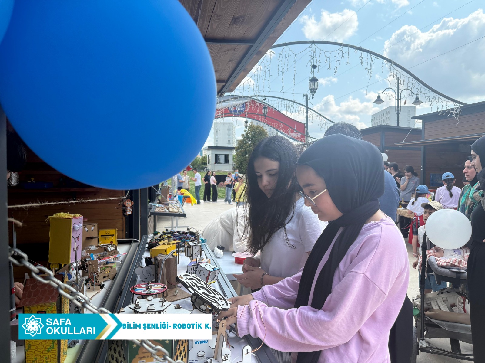 BİLİM ŞENLİĞİNDE ROBOTİK KODLAMA ATÖLYESİ