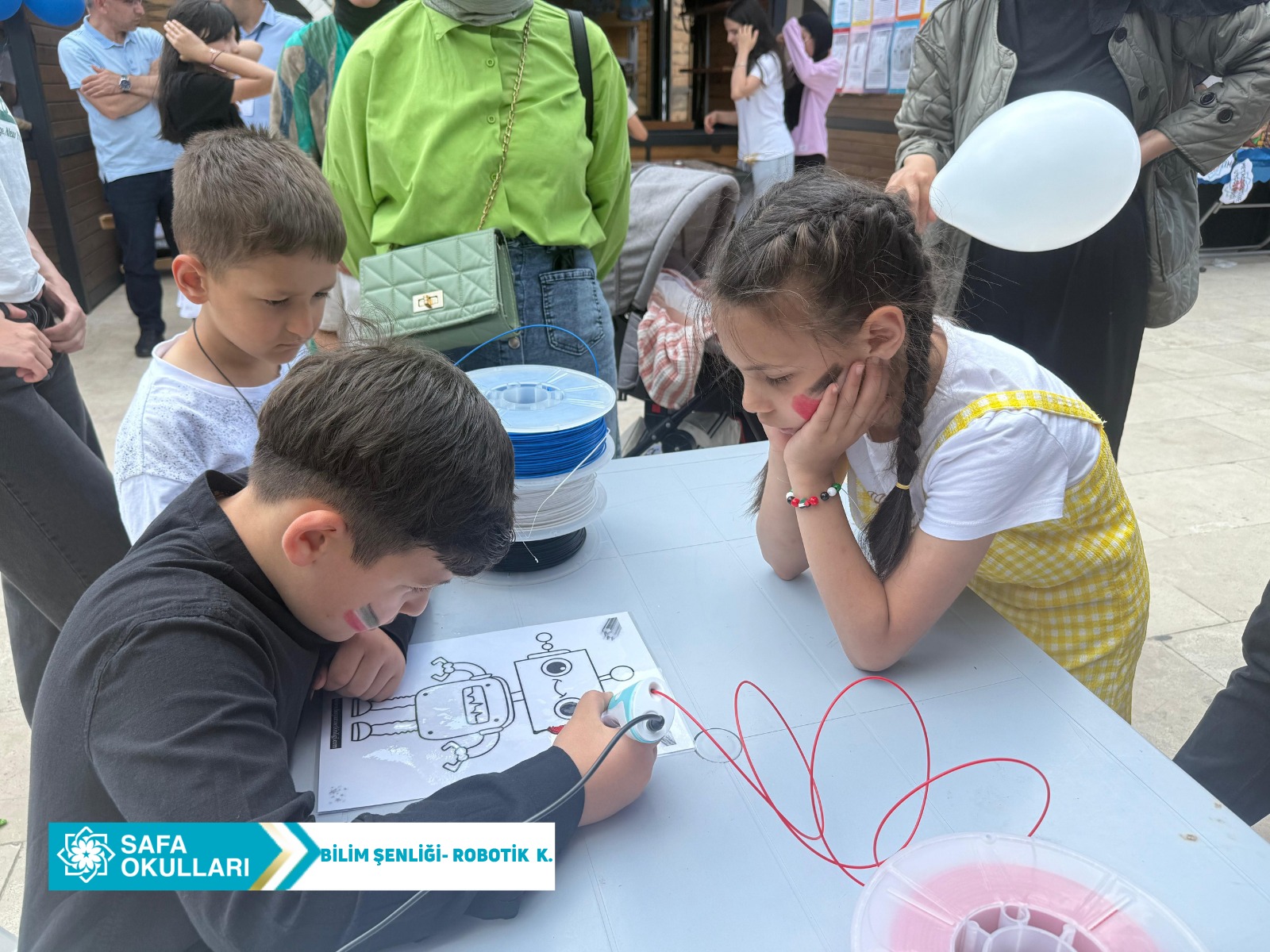 BİLİM ŞENLİĞİNDE ROBOTİK KODLAMA ATÖLYESİ