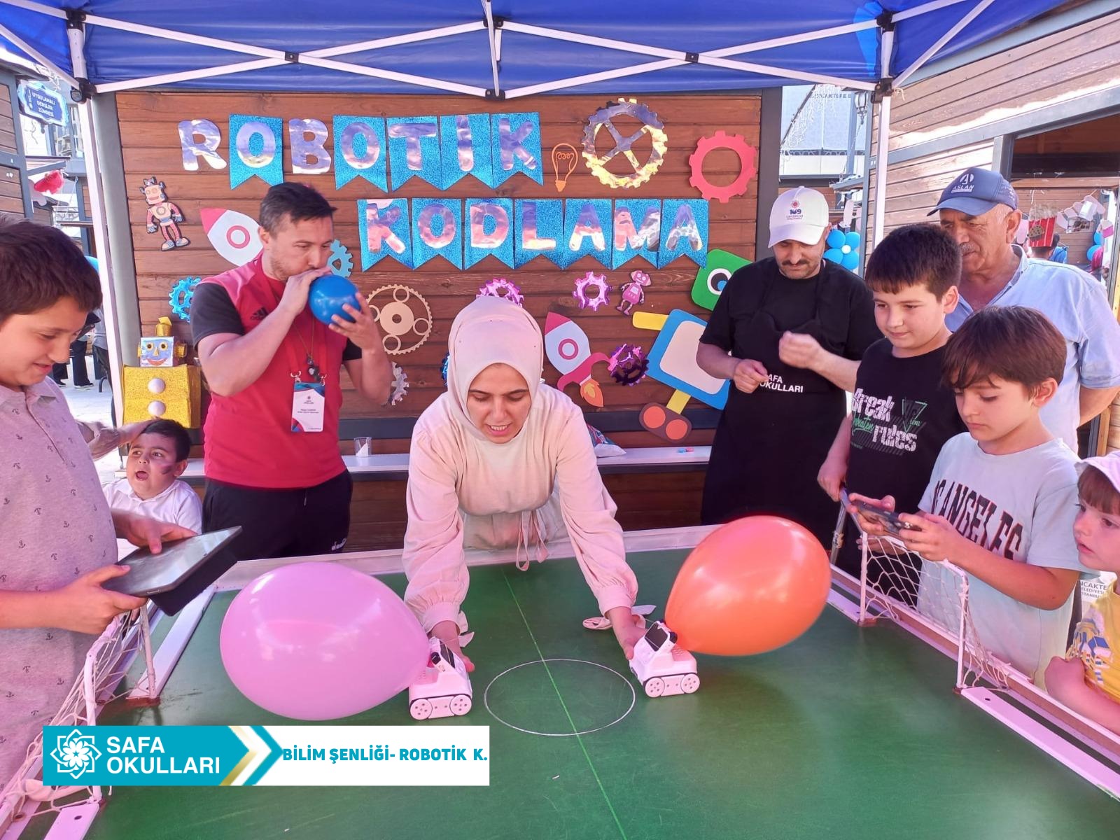 BİLİM ŞENLİĞİNDE ROBOTİK KODLAMA ATÖLYESİ