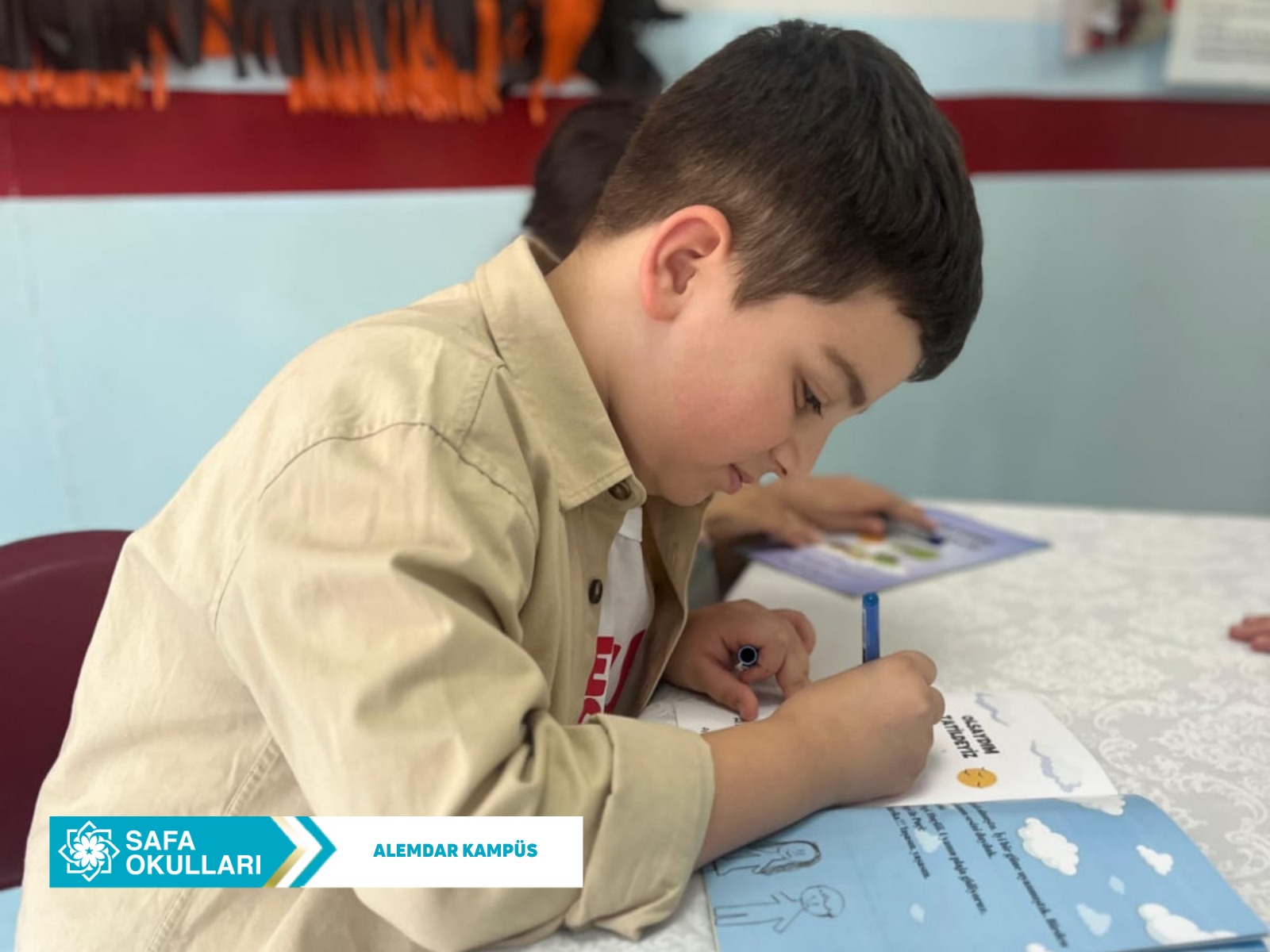 ÇOCUK YAZARIMIZLA İMZA GÜNÜ