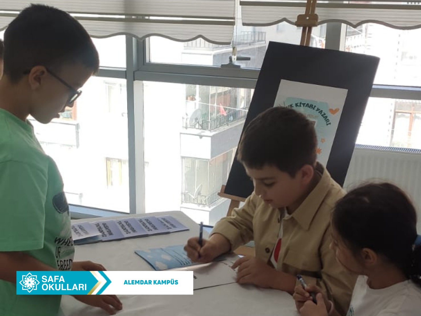 ÇOCUK YAZARIMIZLA İMZA GÜNÜ