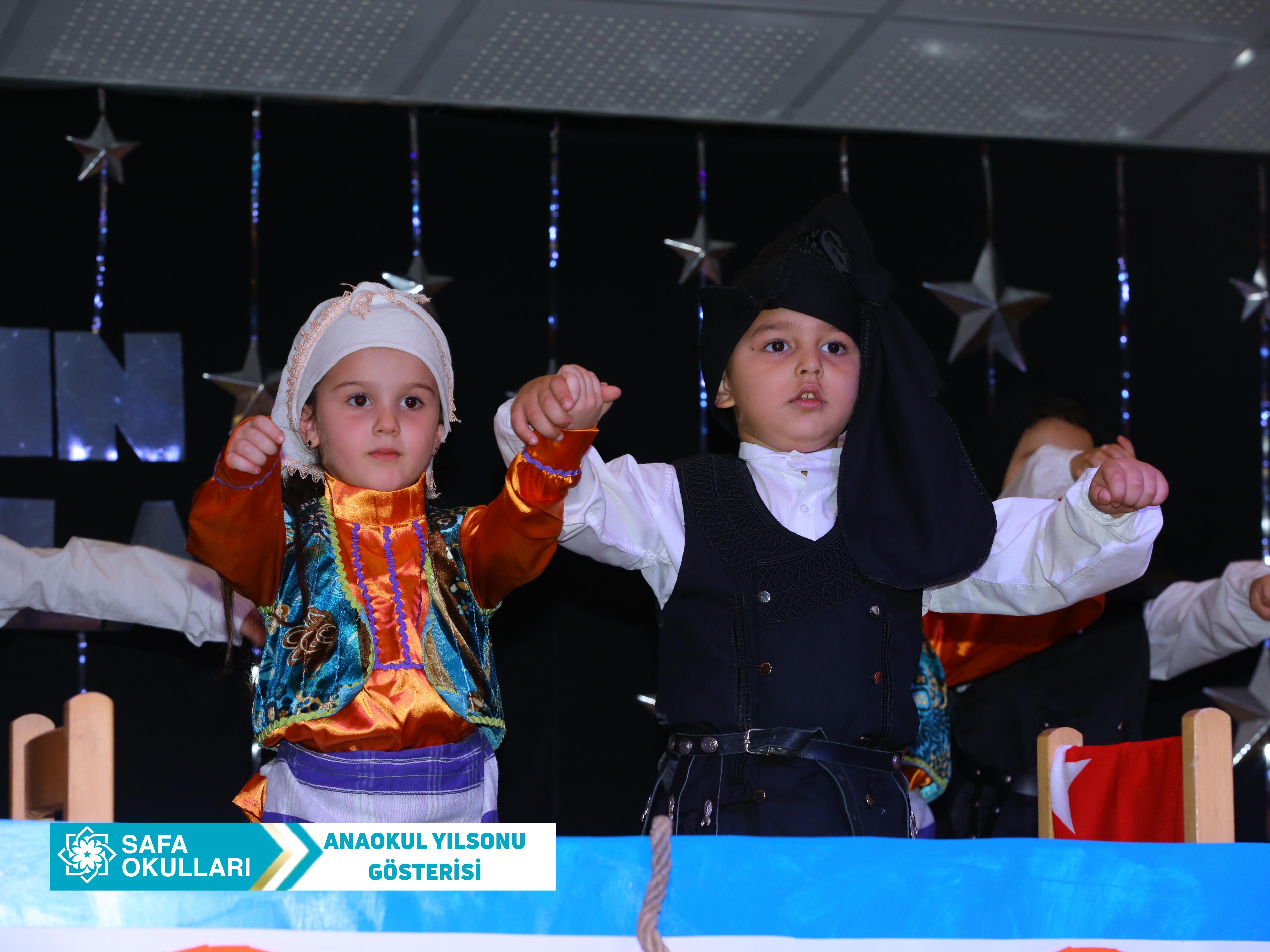 MİNİK KALPLERDEN BÜYÜK GÖSTERİ