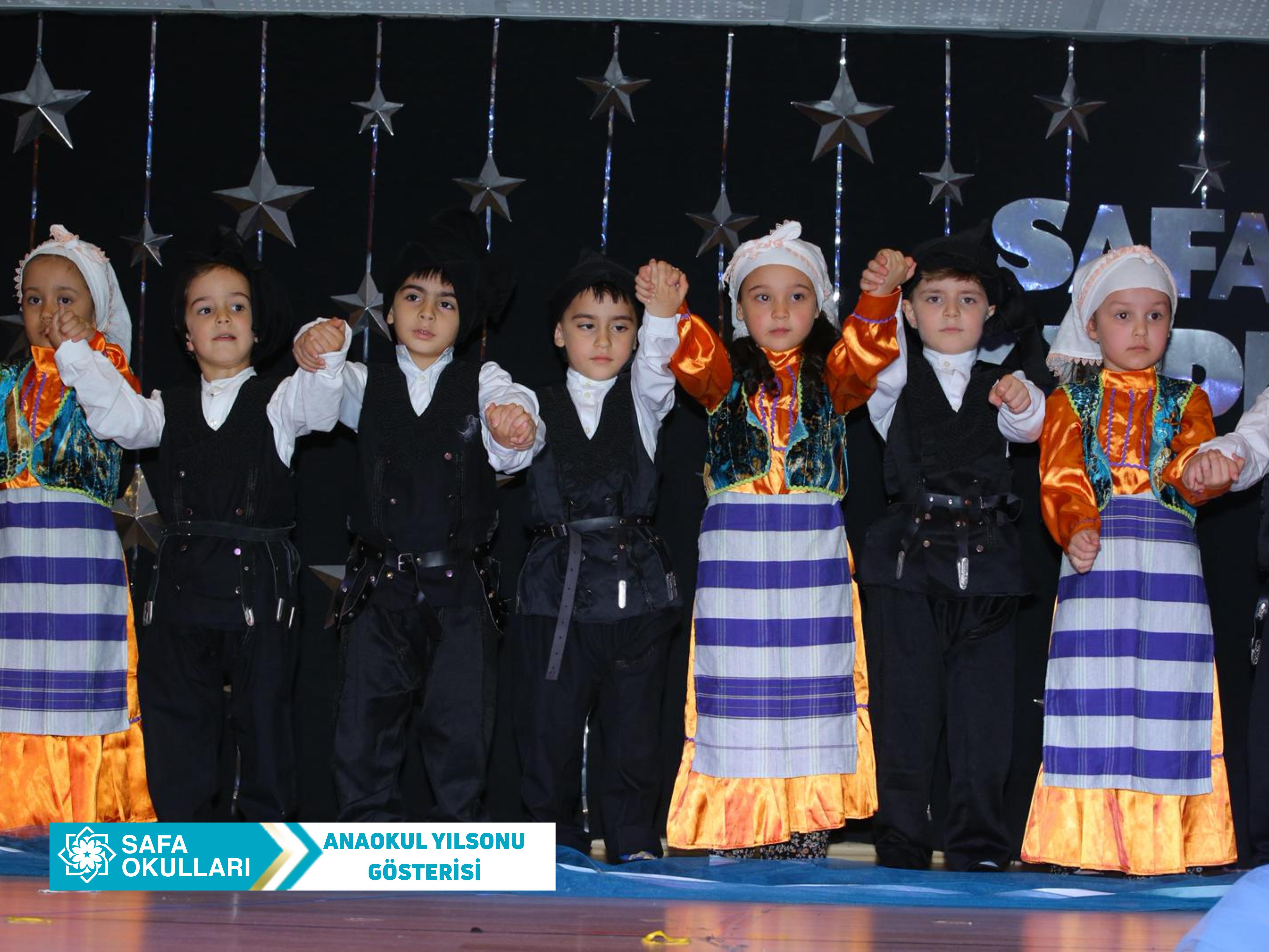 MİNİK KALPLERDEN BÜYÜK GÖSTERİ