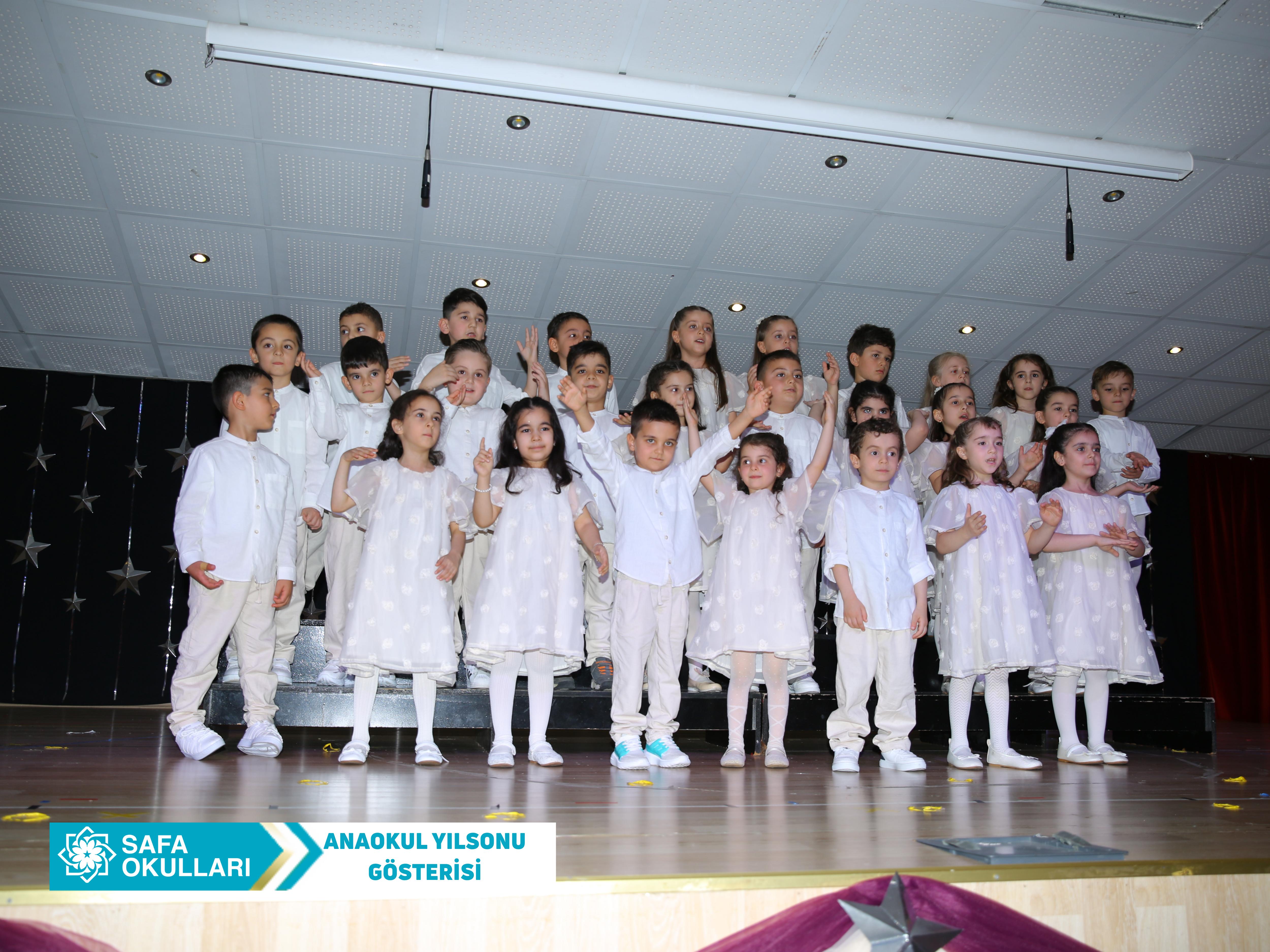 MİNİK KALPLERDEN BÜYÜK GÖSTERİ