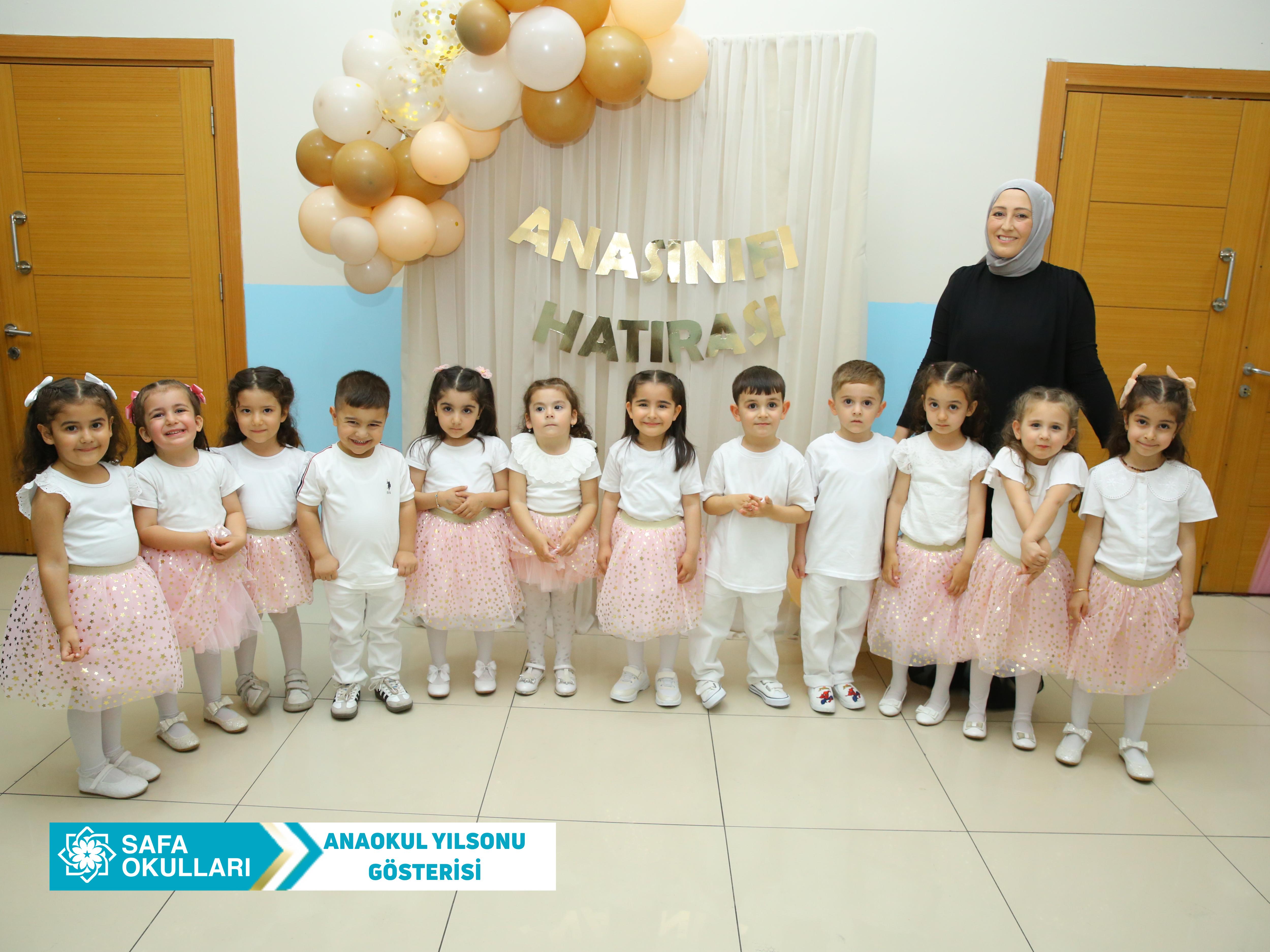 MİNİK KALPLERDEN BÜYÜK GÖSTERİ