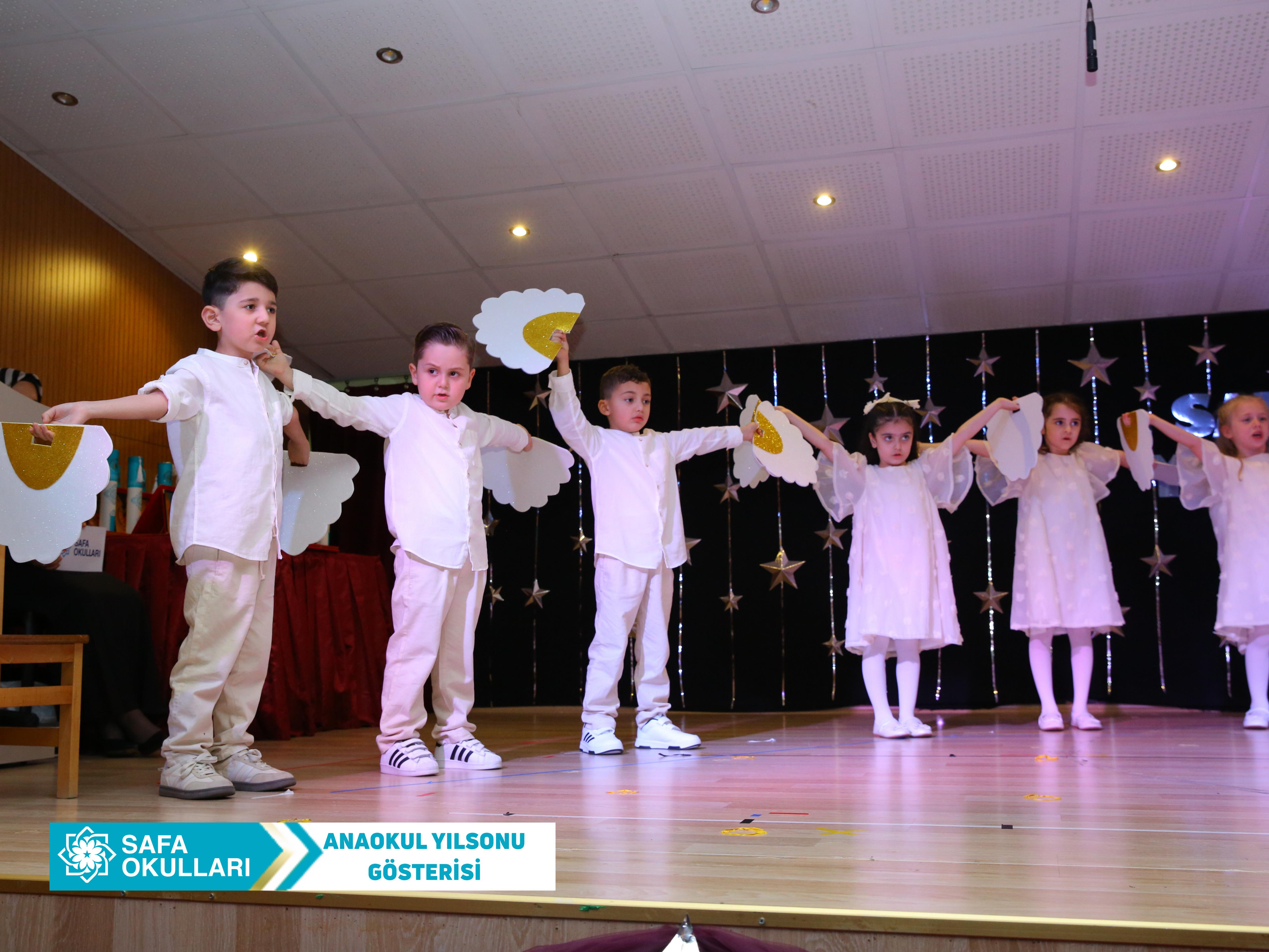 MİNİK KALPLERDEN BÜYÜK GÖSTERİ