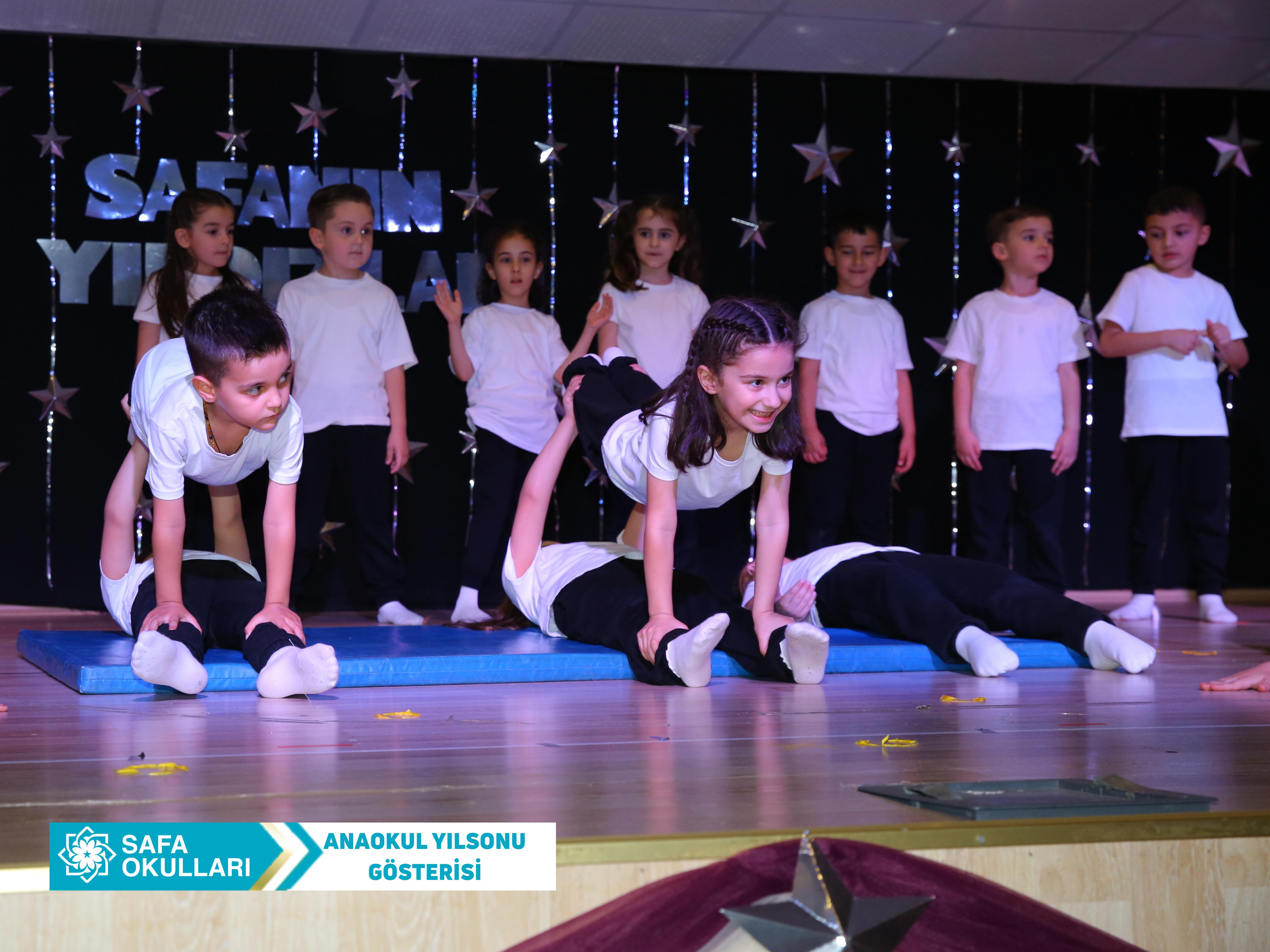 MİNİK KALPLERDEN BÜYÜK GÖSTERİ