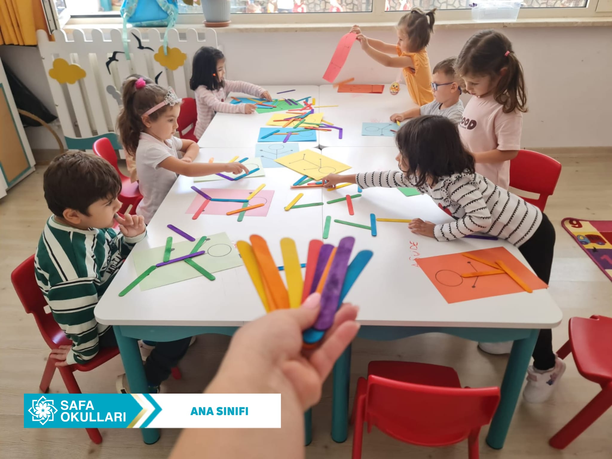 MİNİK ELLER, BÜYÜK BECERİLER