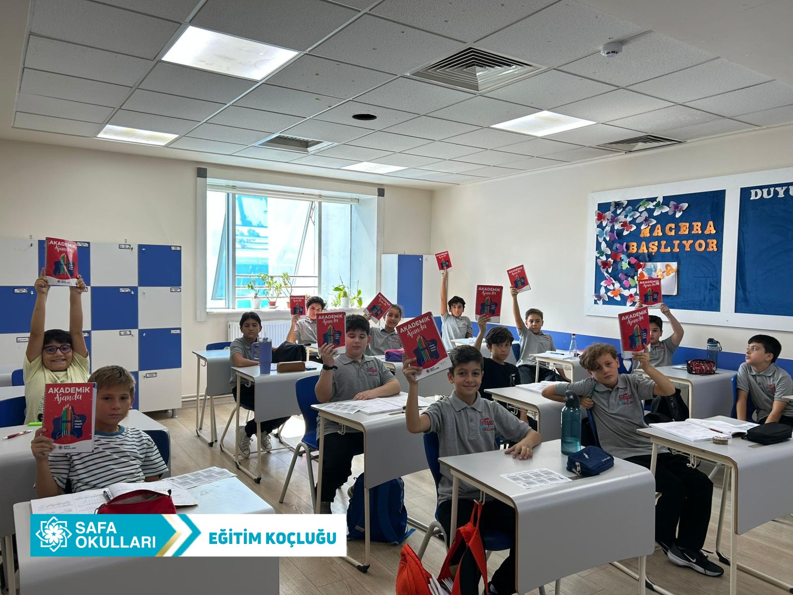 AKADEMİK AJANDALARI ÖĞRENCİLERİMİZE DAĞITTIK