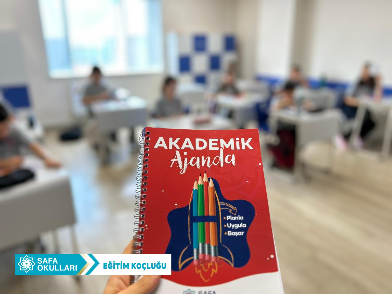 AKADEMİK AJANDALARI ÖĞRENCİLERİMİZE DAĞITTIK