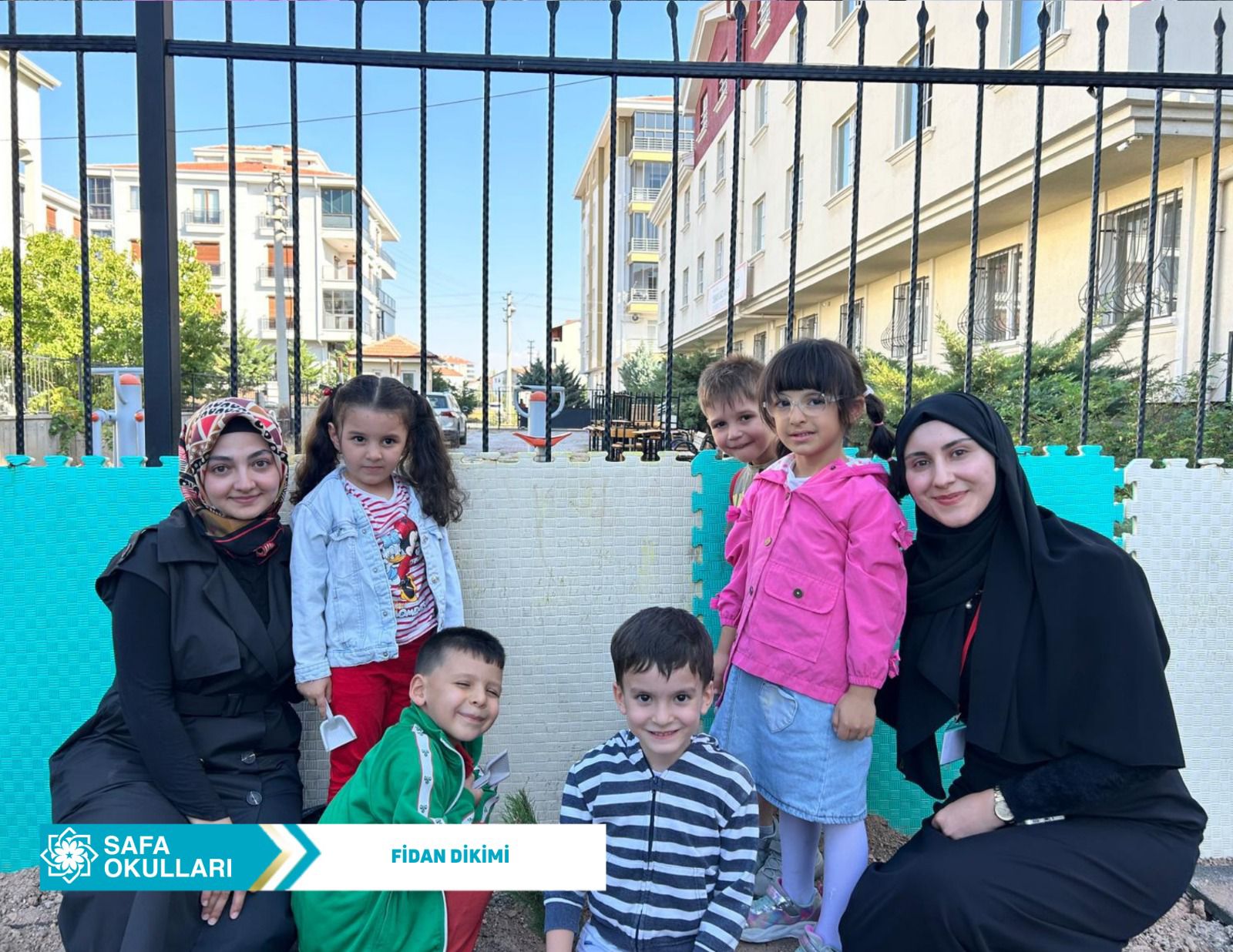 DOĞAYLA BÜYÜYEN MİNİK ELLER