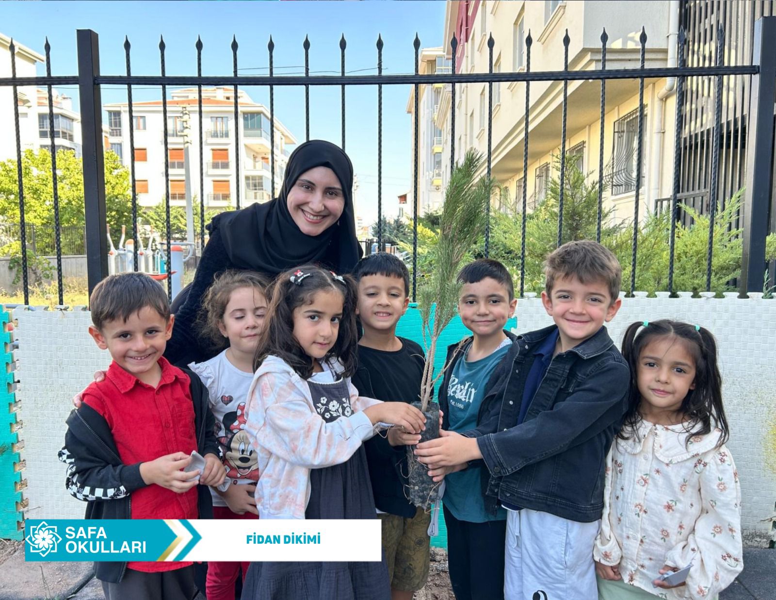 DOĞAYLA BÜYÜYEN MİNİK ELLER